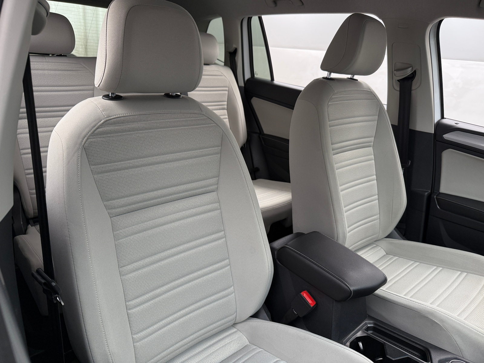 Thumbnail: 2022 Volkswagen Tiguan - 2