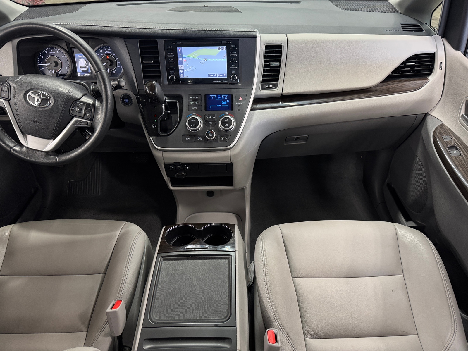 Thumbnail: 2020 Toyota Sienna - 2