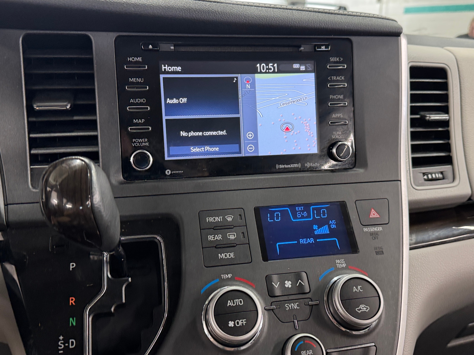 Thumbnail: 2020 Toyota Sienna - 3
