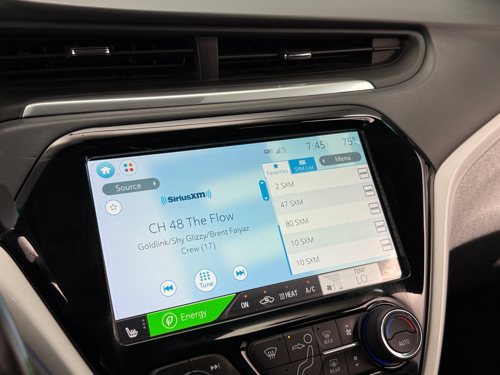 Thumbnail: 2019 Chevrolet Bolt EV - 3
