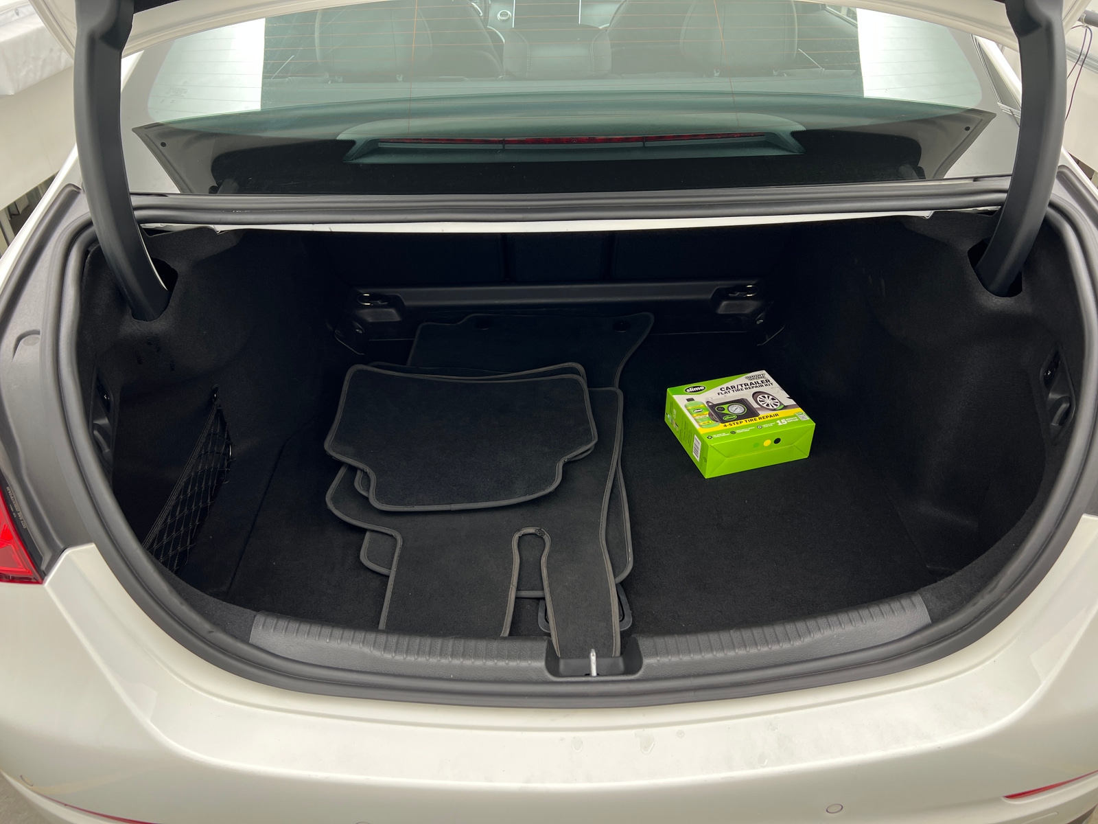 Thumbnail: 2024 Mercedes-Benz C-Class - 6