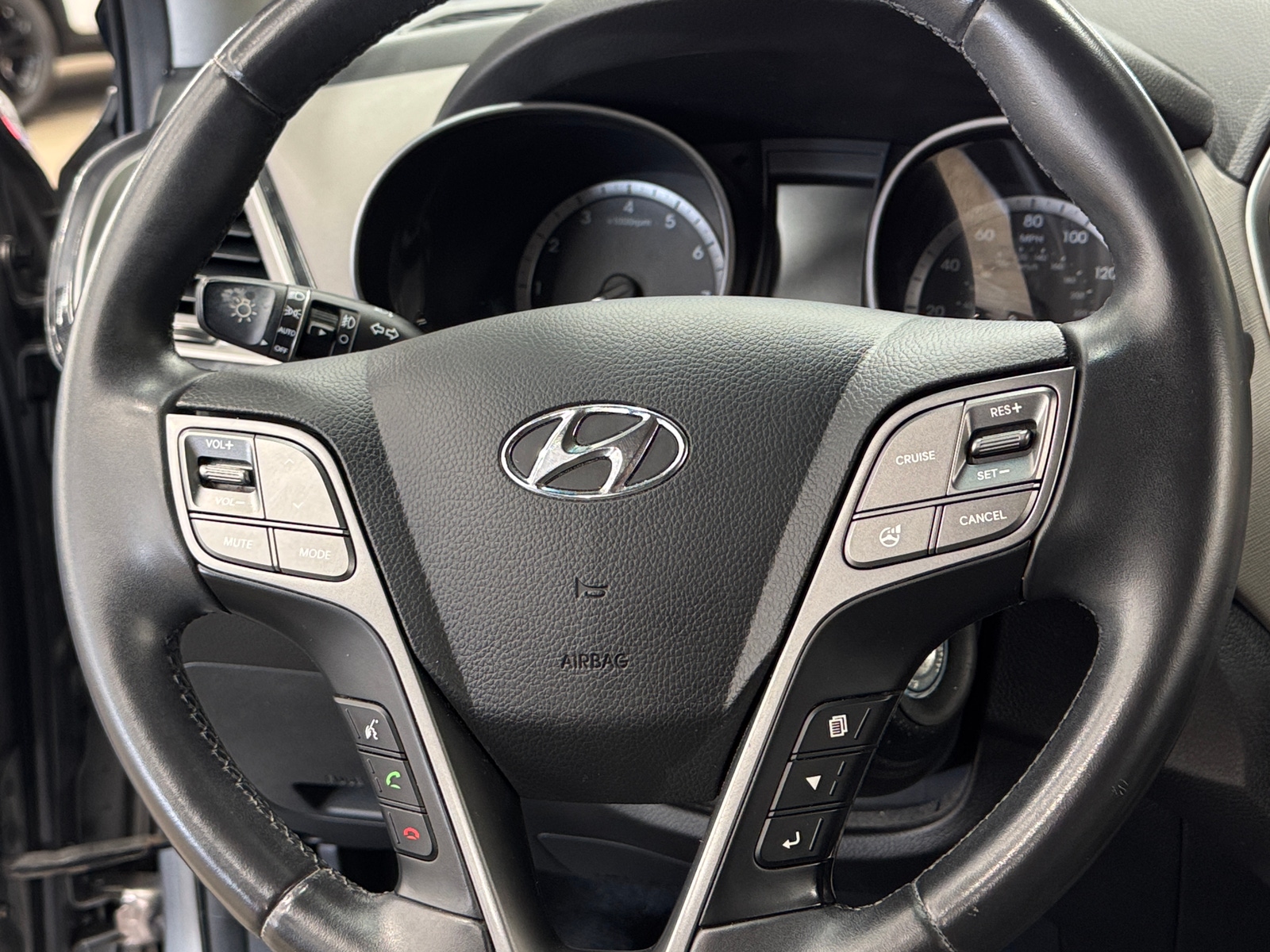 Thumbnail: 2014 Hyundai Santa Fe - 5