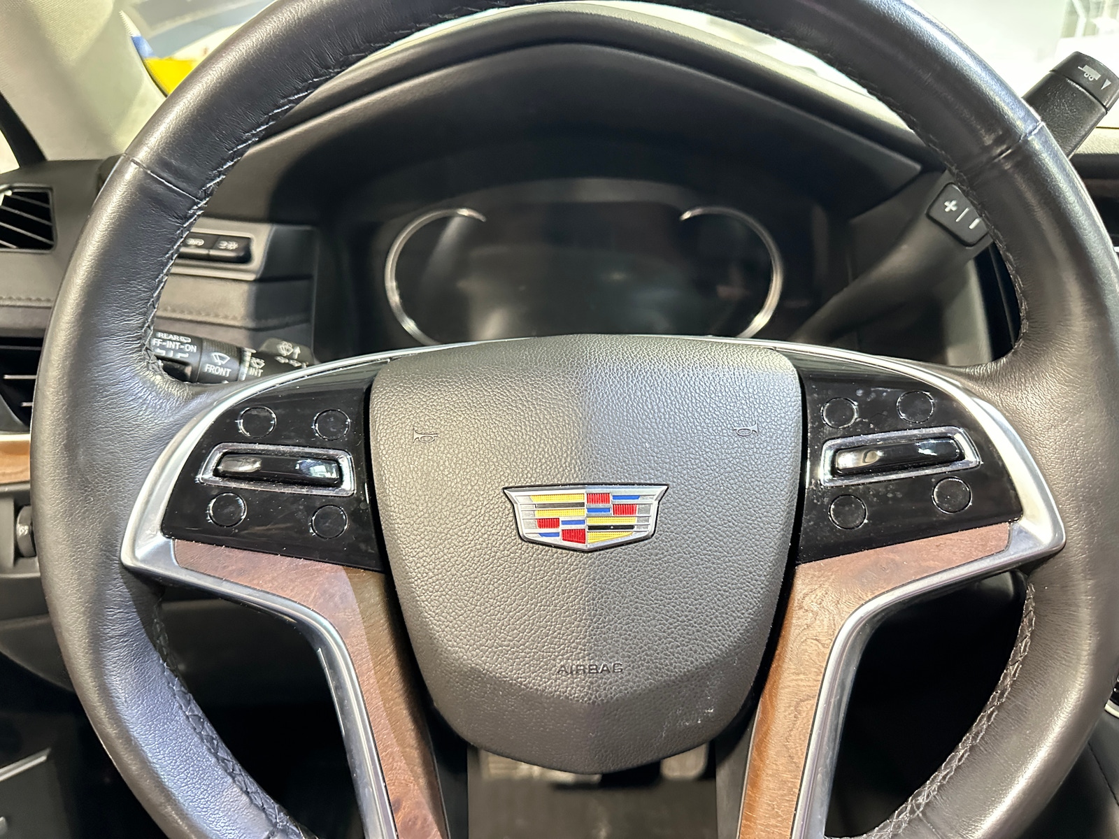 Thumbnail: 2019 Cadillac Escalade - 4