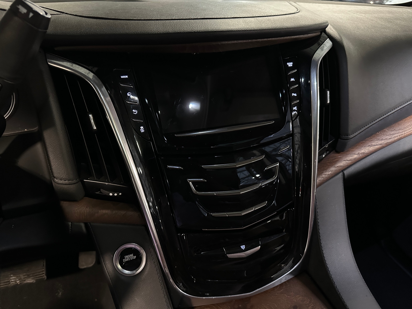 Thumbnail: 2019 Cadillac Escalade - 3