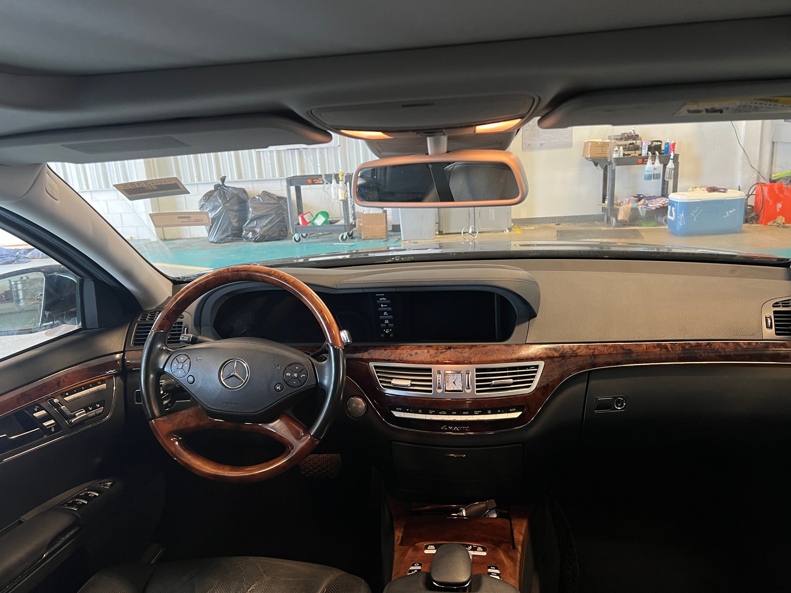 Thumbnail: 2010 Mercedes-Benz S-Class - 2