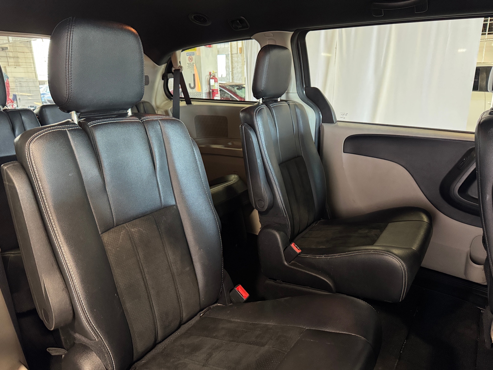 Thumbnail: 2016 Dodge Grand Caravan - 5