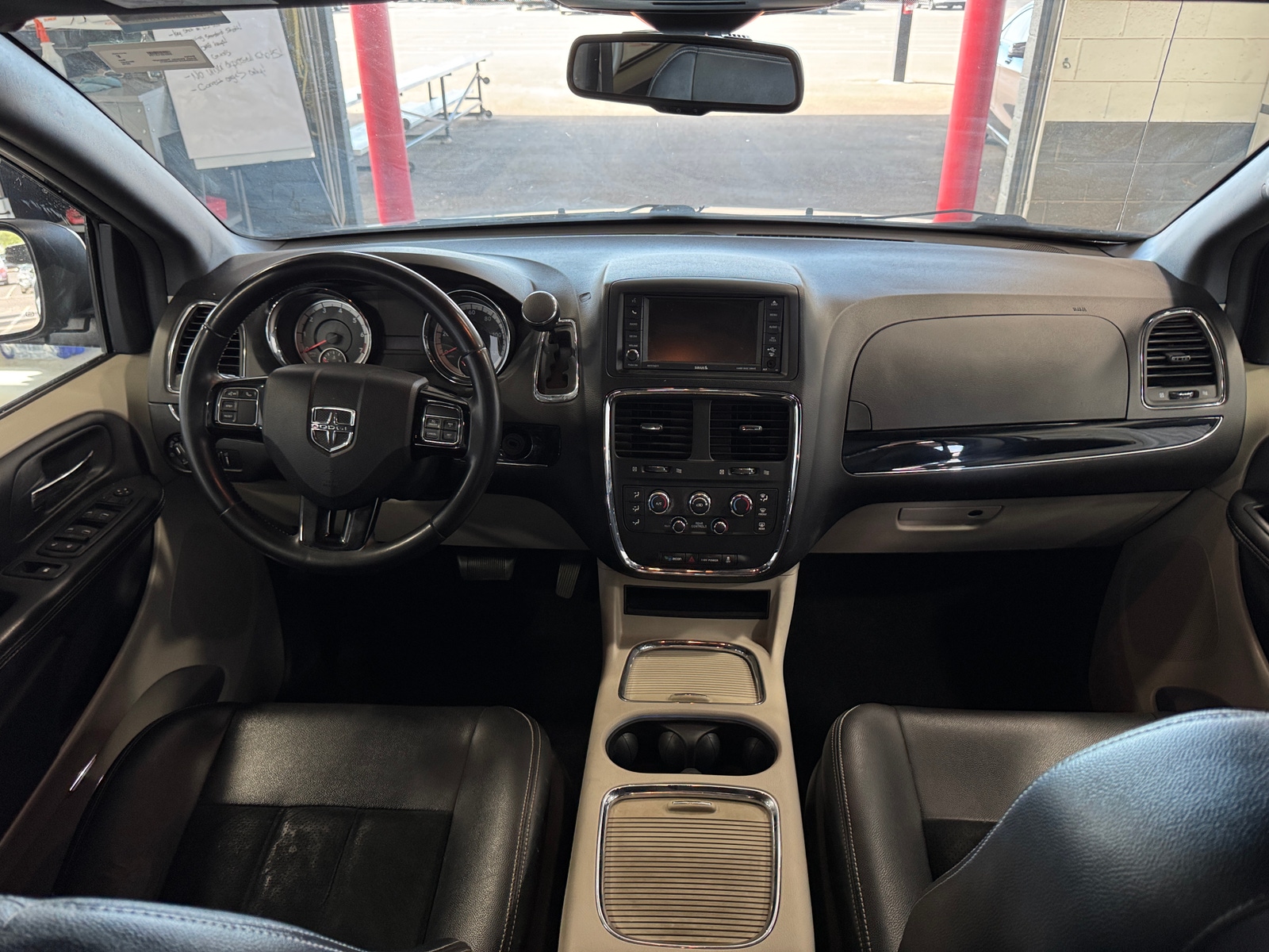 Thumbnail: 2016 Dodge Grand Caravan - 2