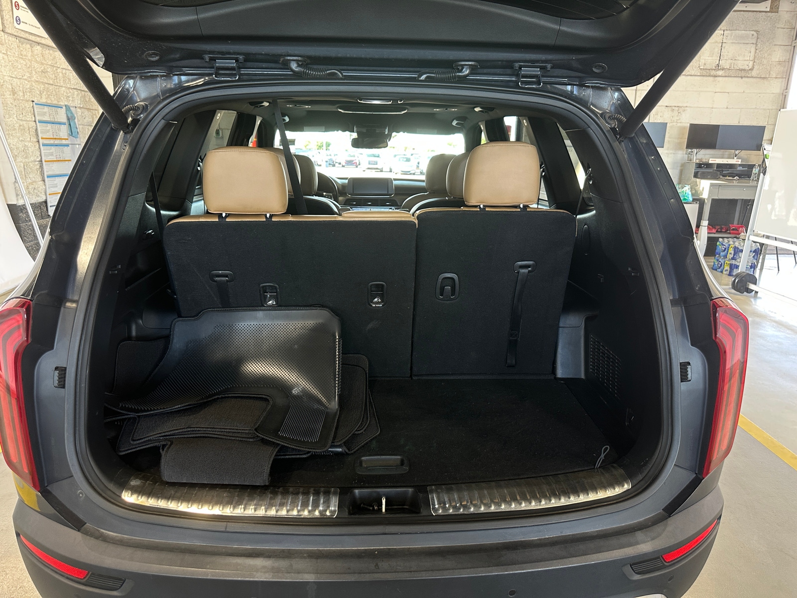 Thumbnail: 2021 Kia Telluride - 6