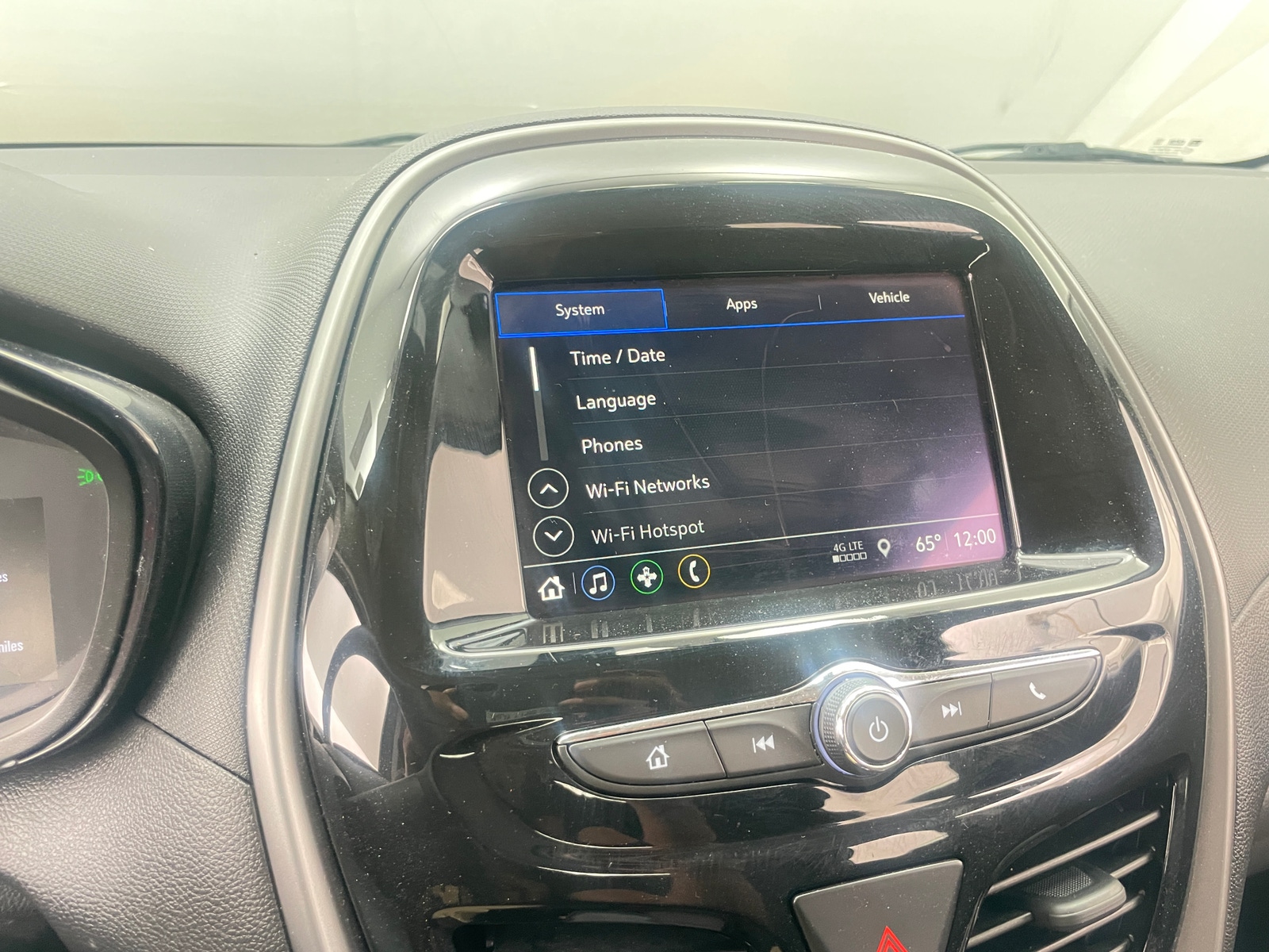 Thumbnail: 2020 Chevrolet Spark - 4