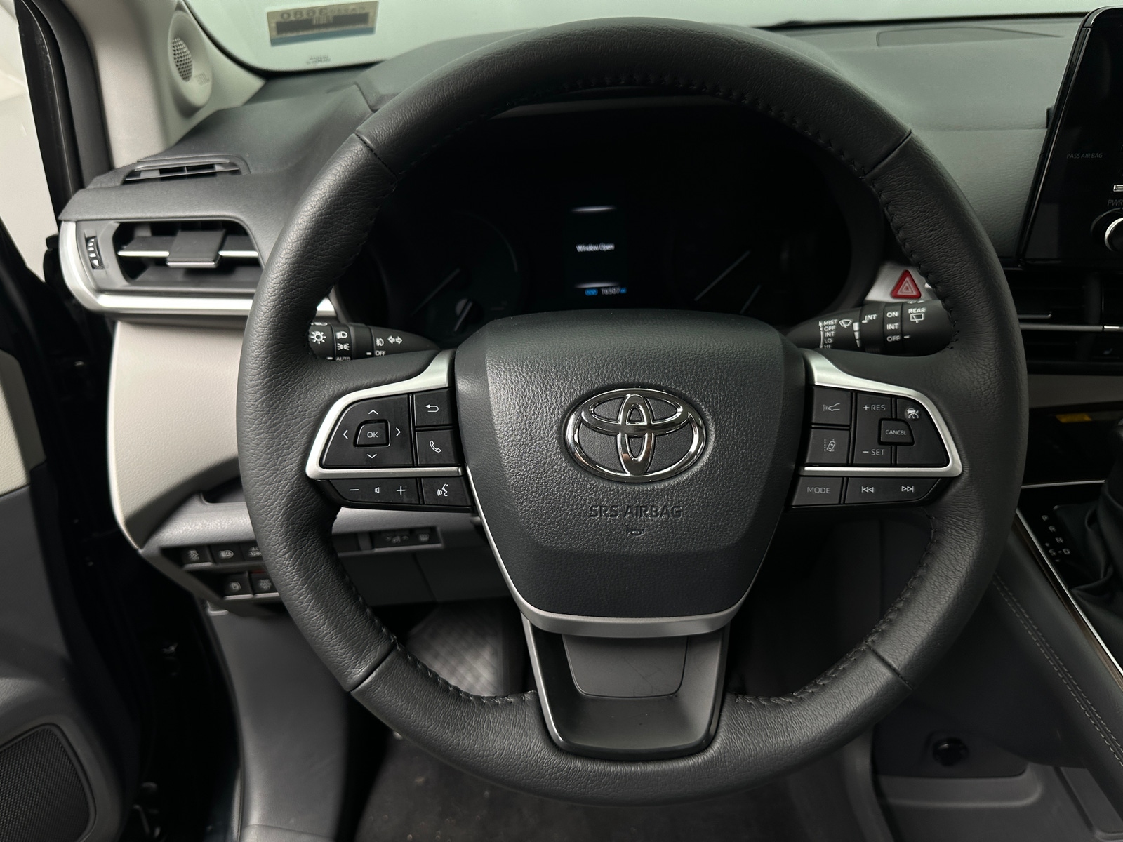 Thumbnail: 2024 Toyota Sienna - 4