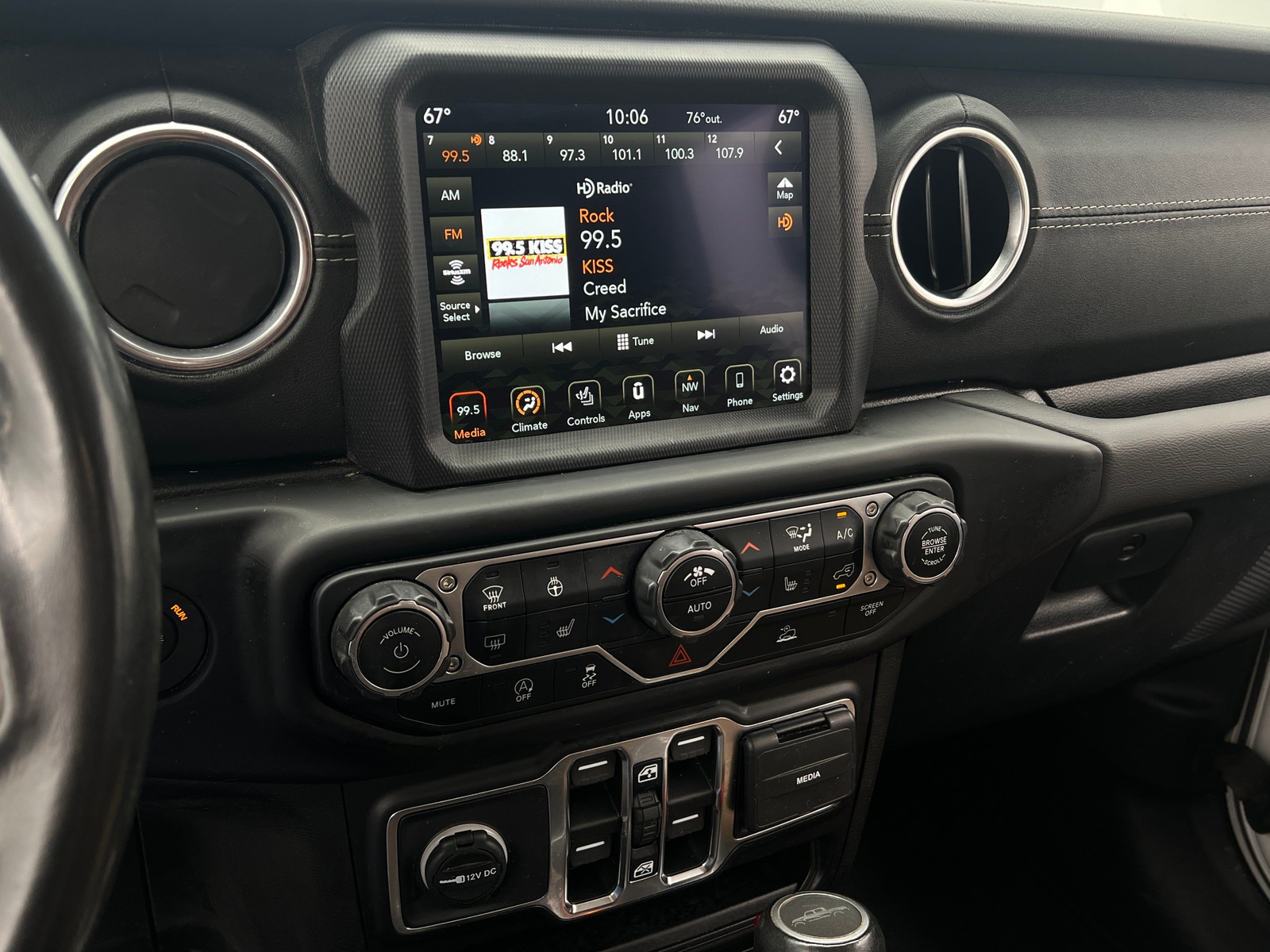 Thumbnail: 2021 Jeep Gladiator - 3
