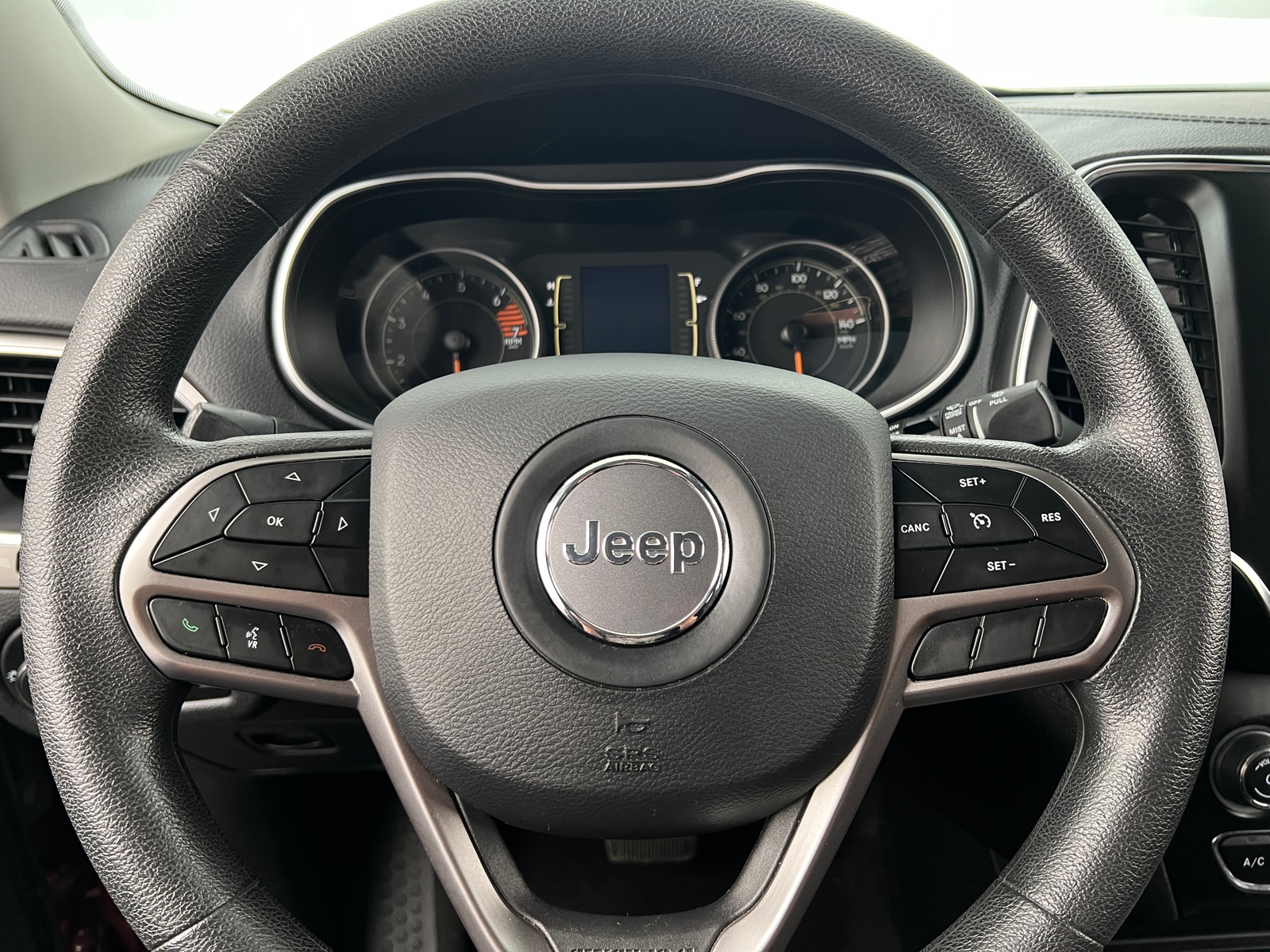 Thumbnail: 2021 Jeep Cherokee - 5