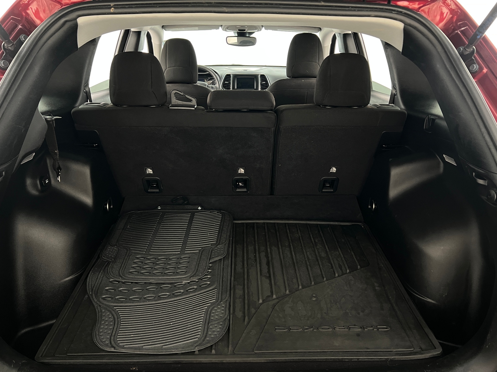 Thumbnail: 2021 Jeep Cherokee - 7