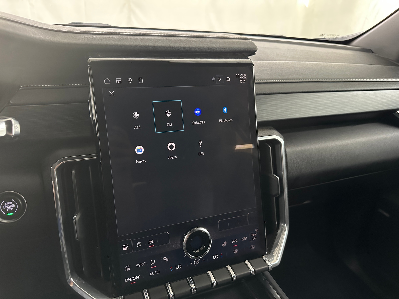 Thumbnail: 2025 GMC Acadia - 4