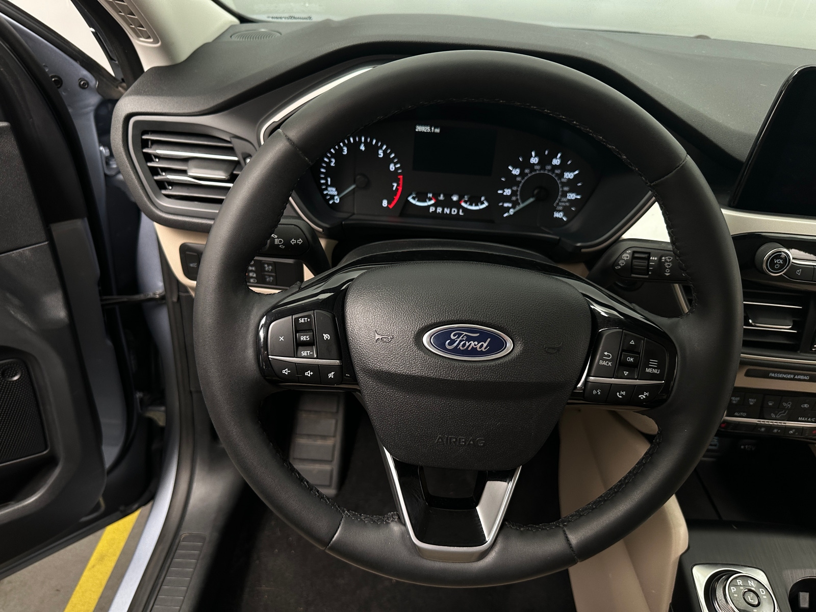 Thumbnail: 2022 Ford Escape - 4
