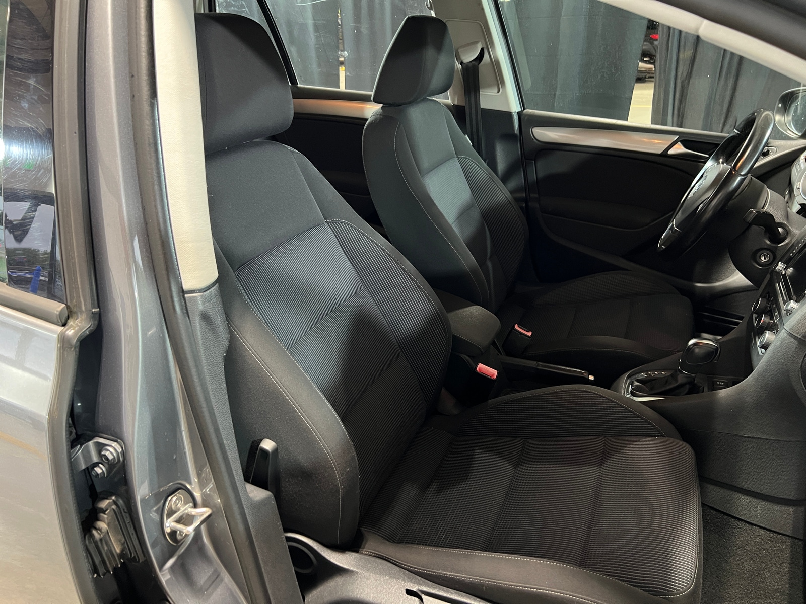 Thumbnail: 2014 Volkswagen Golf - 2