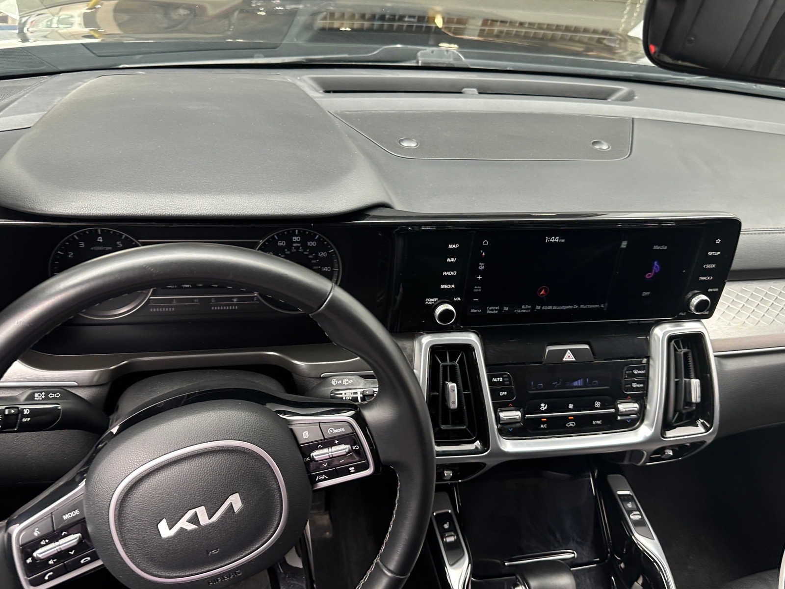 Thumbnail: 2022 Kia Sorento - 2