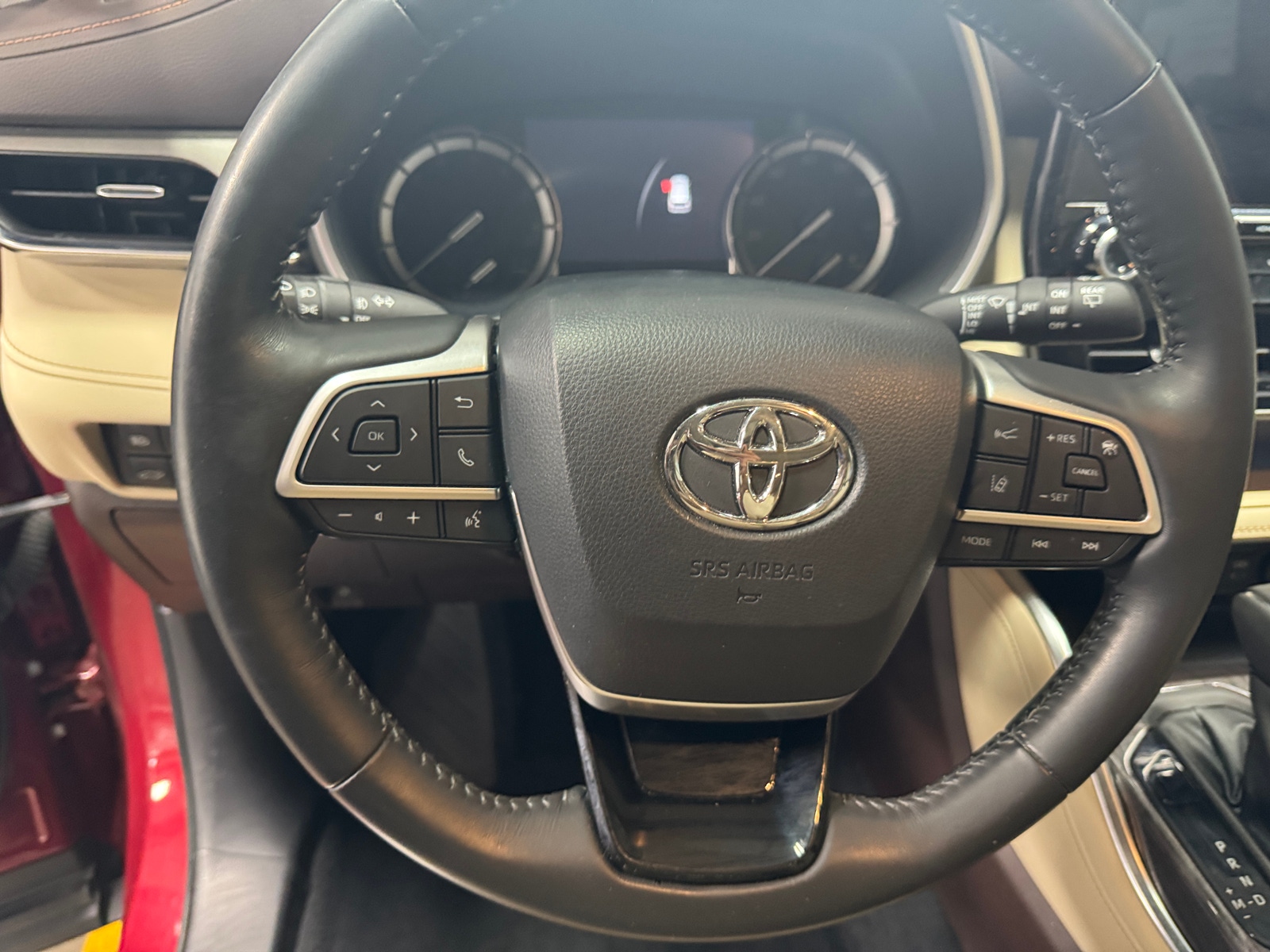 Thumbnail: 2022 Toyota Highlander - 5