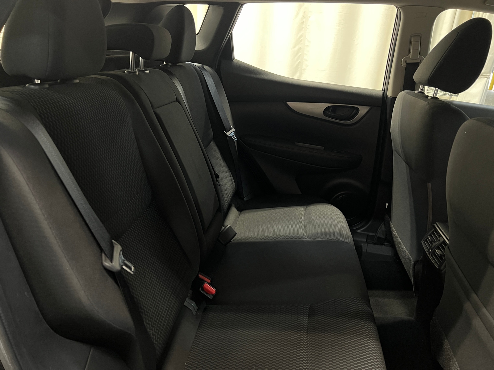Thumbnail: 2018 Nissan Rogue Sport - 6