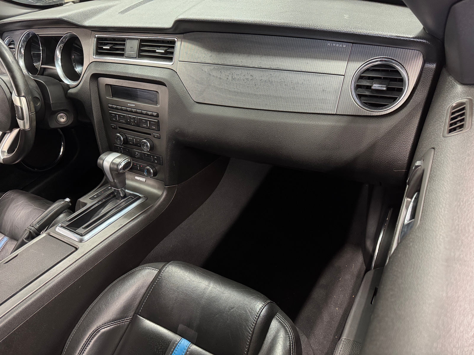 Thumbnail: 2010 Ford Mustang - 3