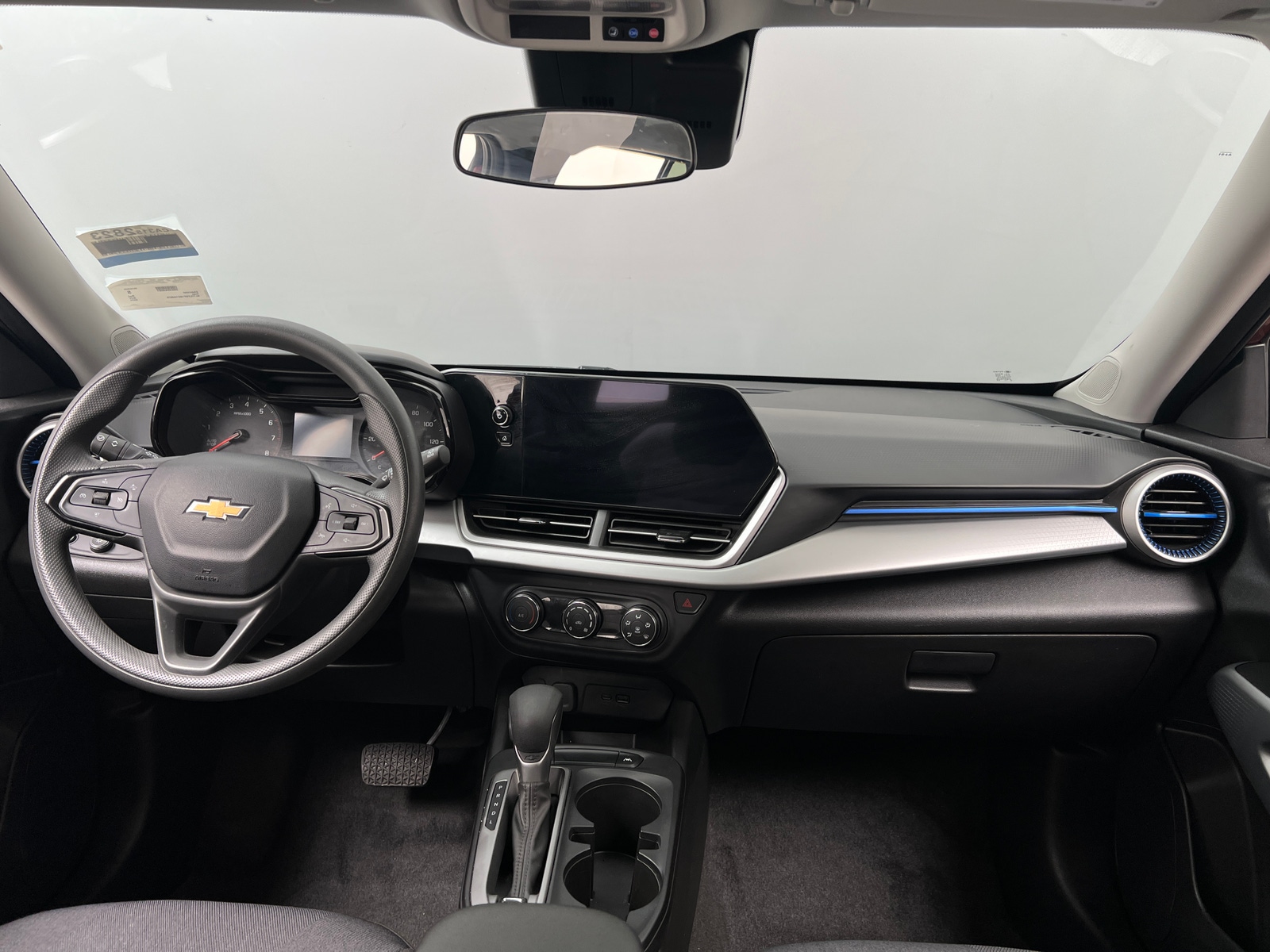 Thumbnail: 2025 Chevrolet Trax - 3