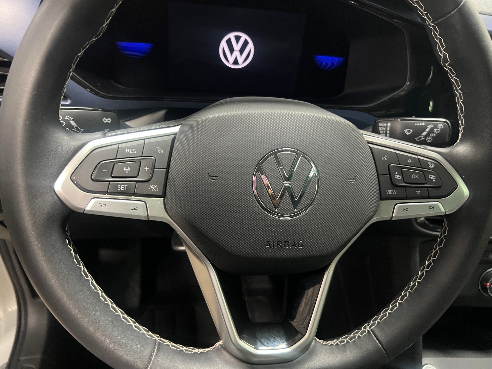 Thumbnail: 2022 Volkswagen Taos - 5