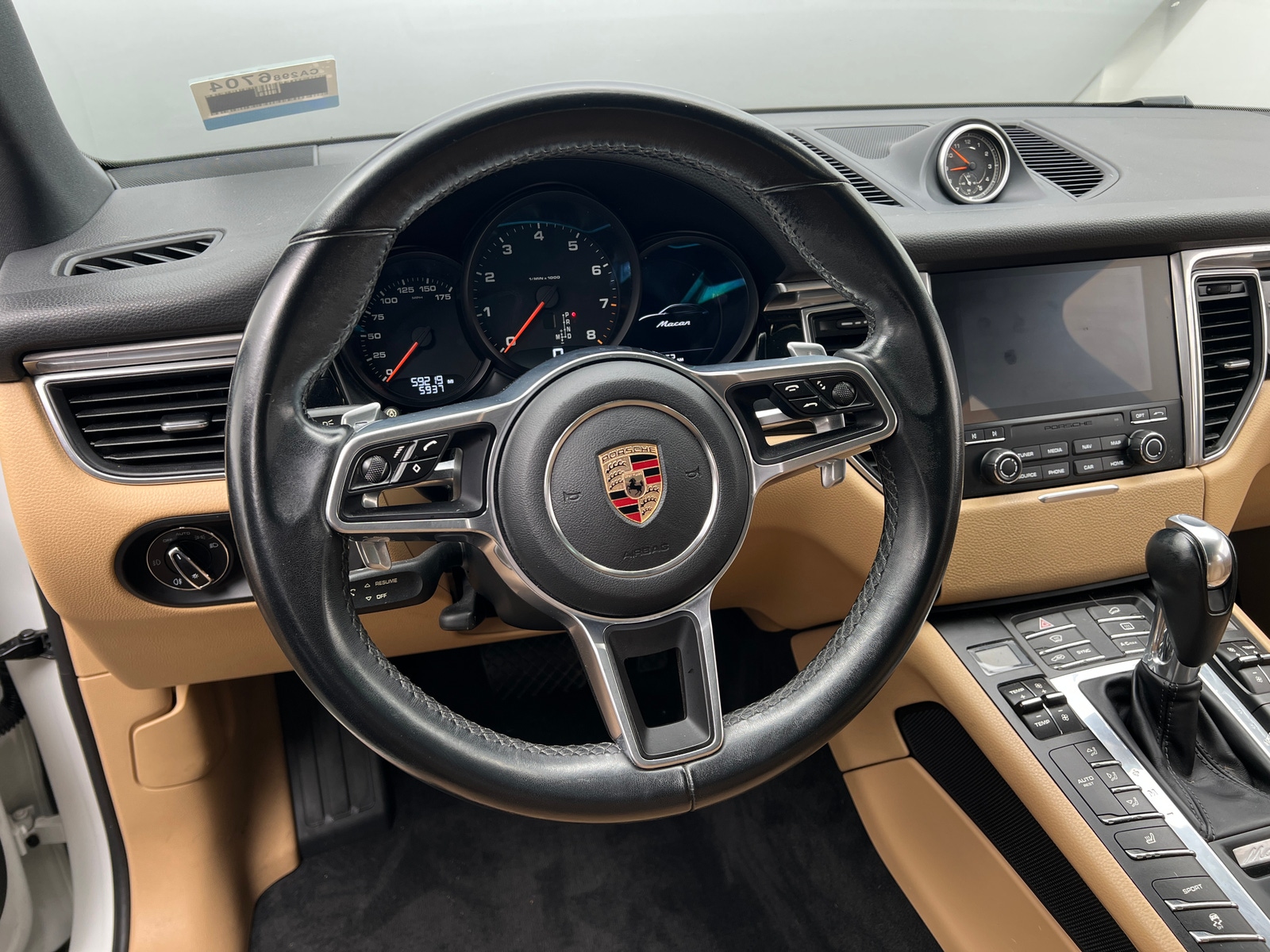 Thumbnail: 2017 Porsche Macan - 4