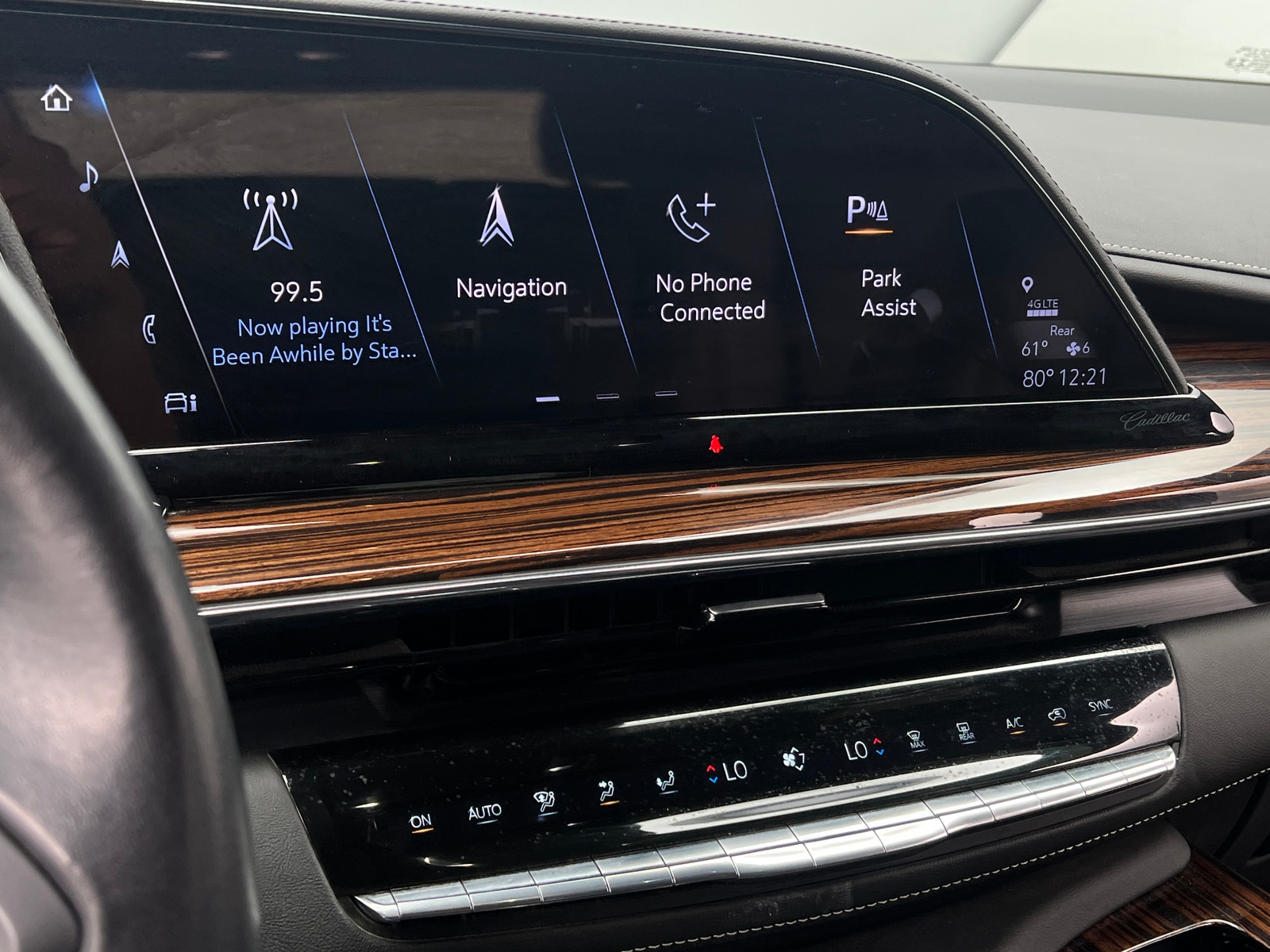 Thumbnail: 2022 Cadillac Escalade - 3