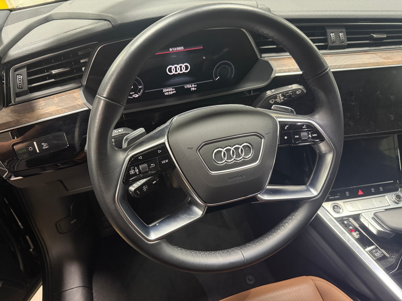 Thumbnail: 2022 Audi e-tron - 4