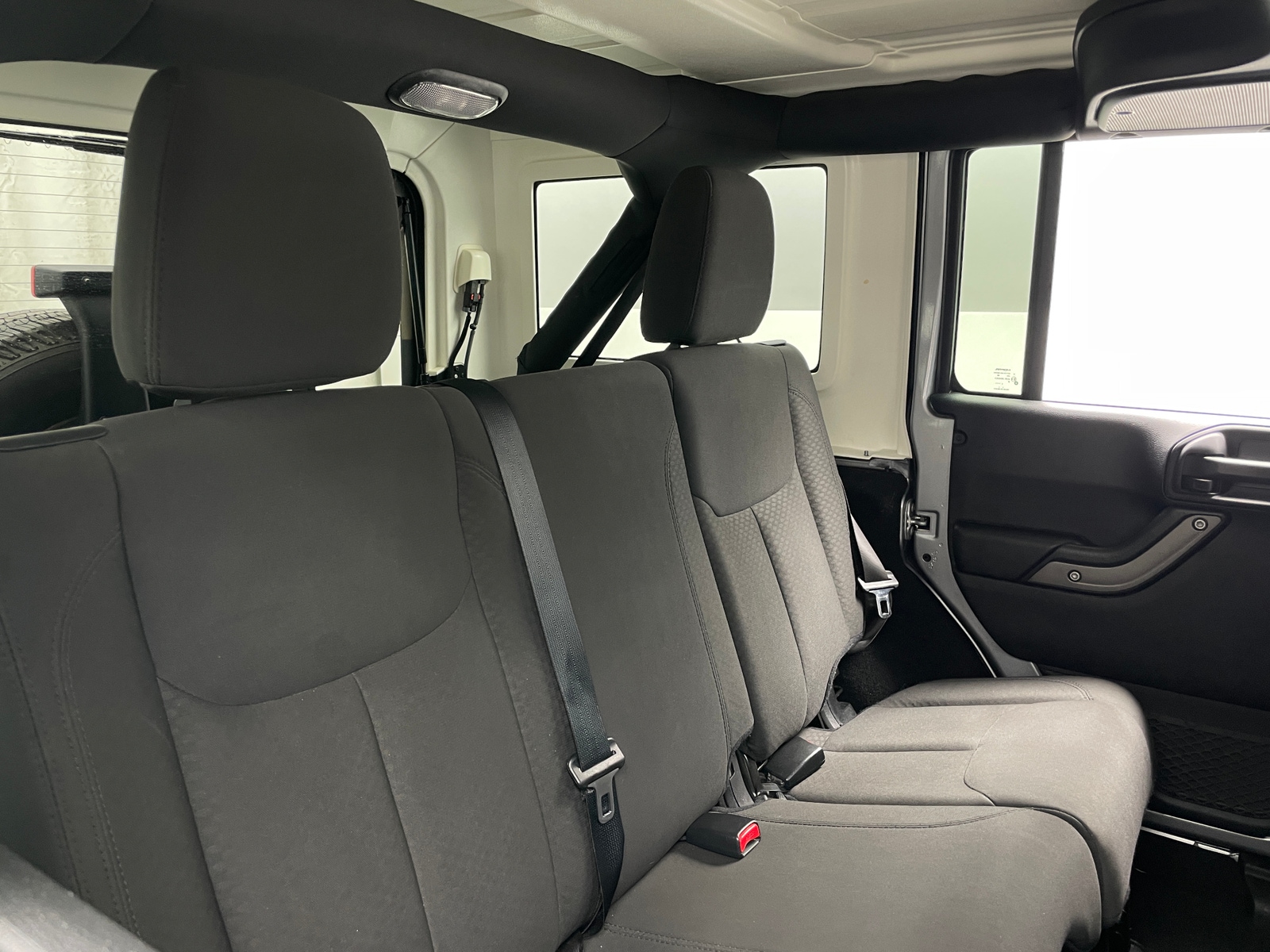 Thumbnail: 2016 Jeep Wrangler - 6