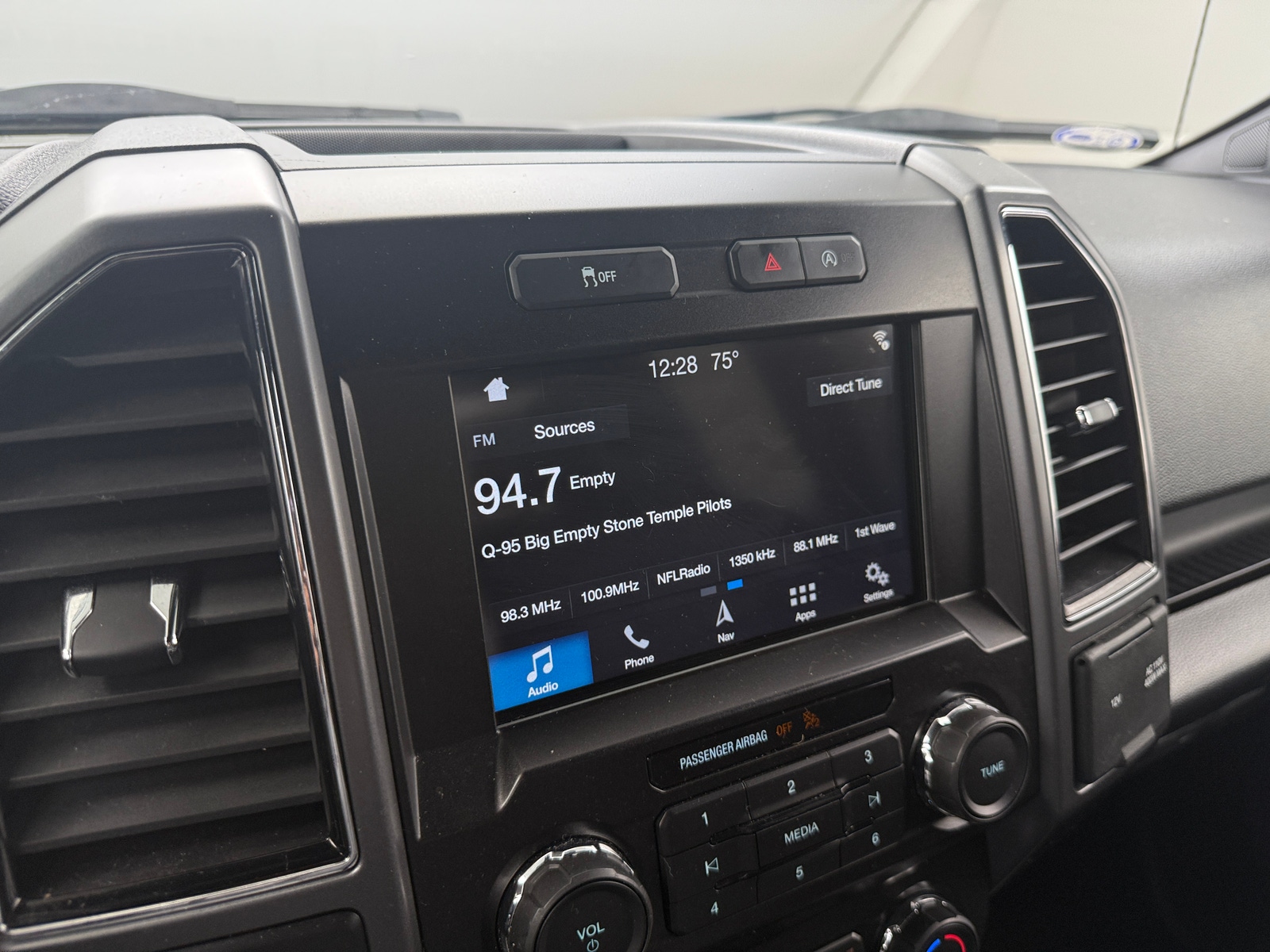 Thumbnail: 2019 Ford Econoline - 4