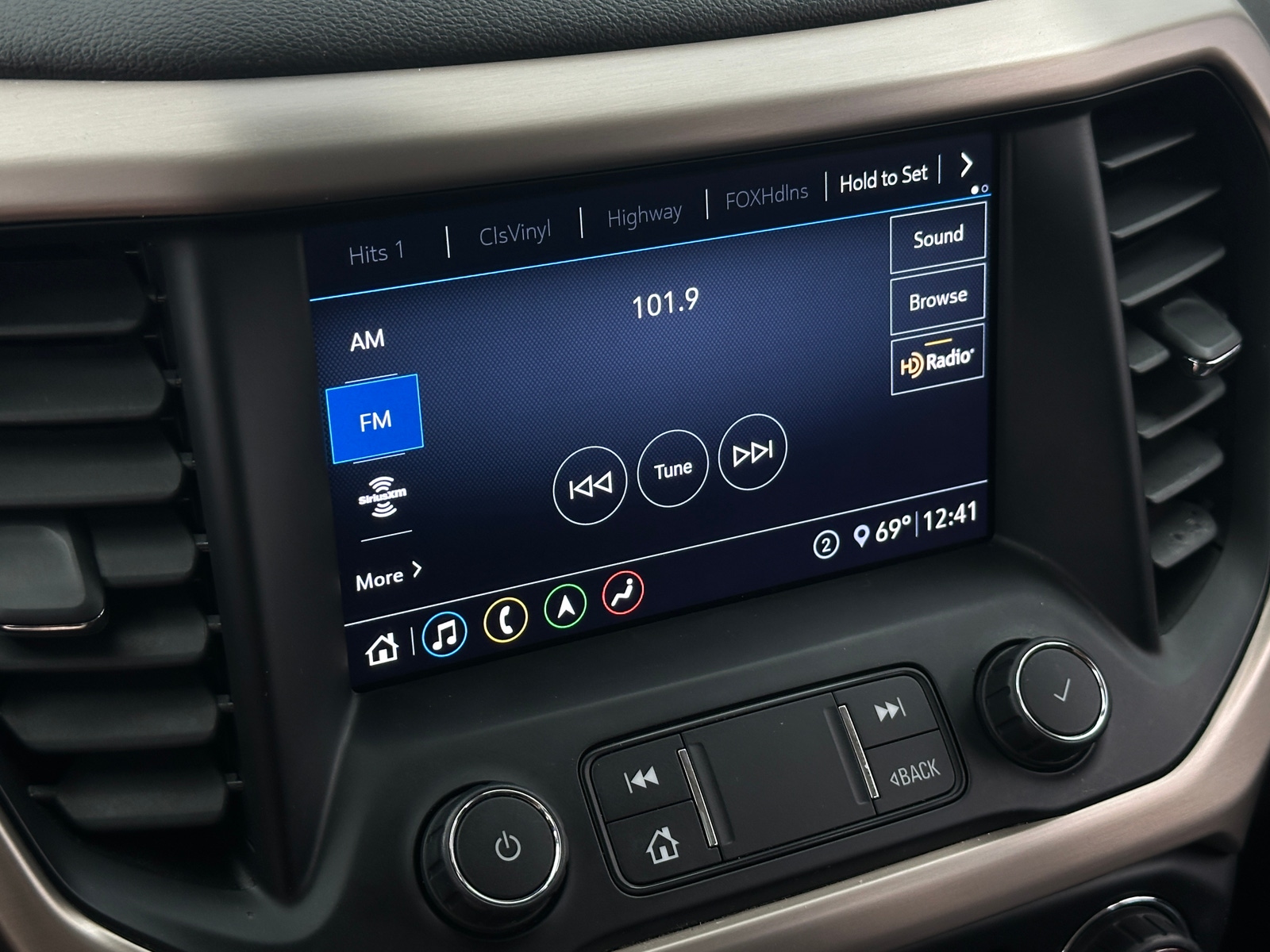 Thumbnail: 2020 GMC Acadia - 3