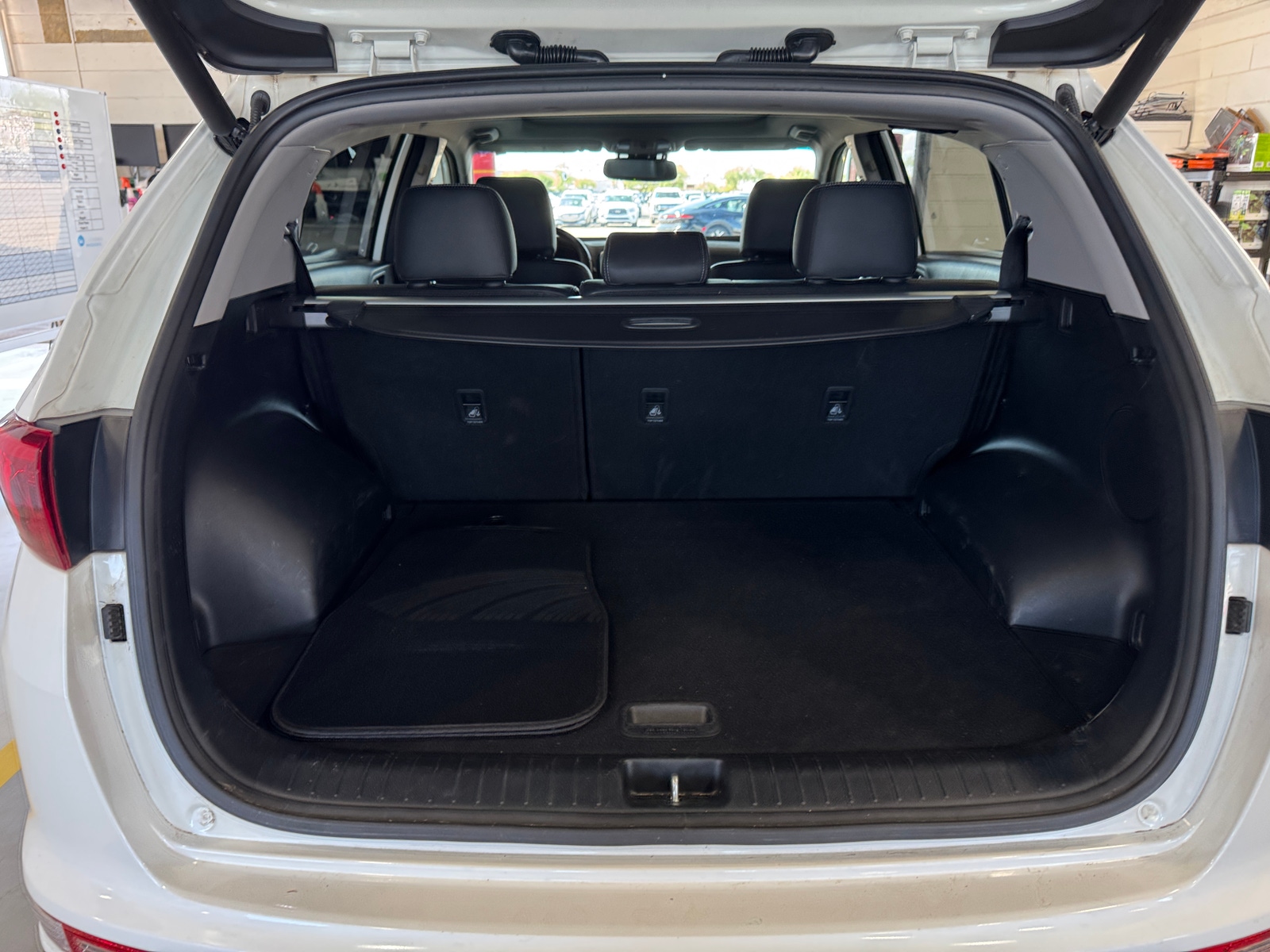 Thumbnail: 2019 Kia Sportage - 6