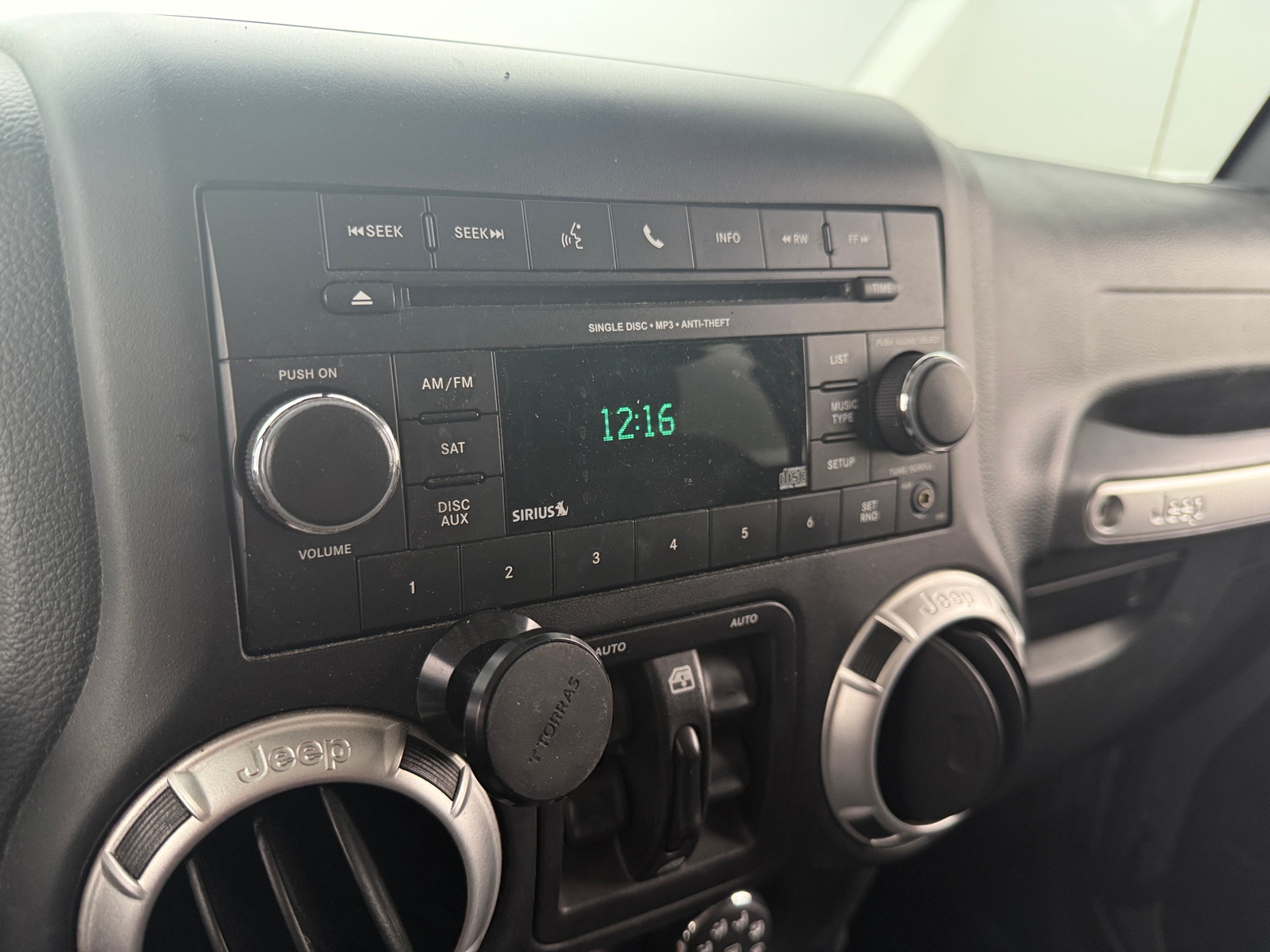 Thumbnail: 2016 Jeep Wrangler - 3