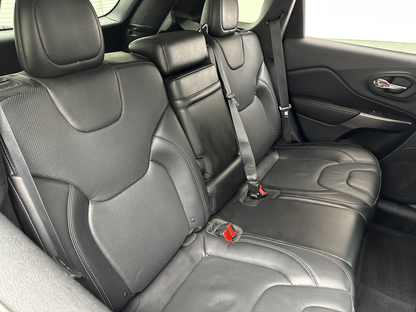 Thumbnail: 2019 Jeep Cherokee - 5