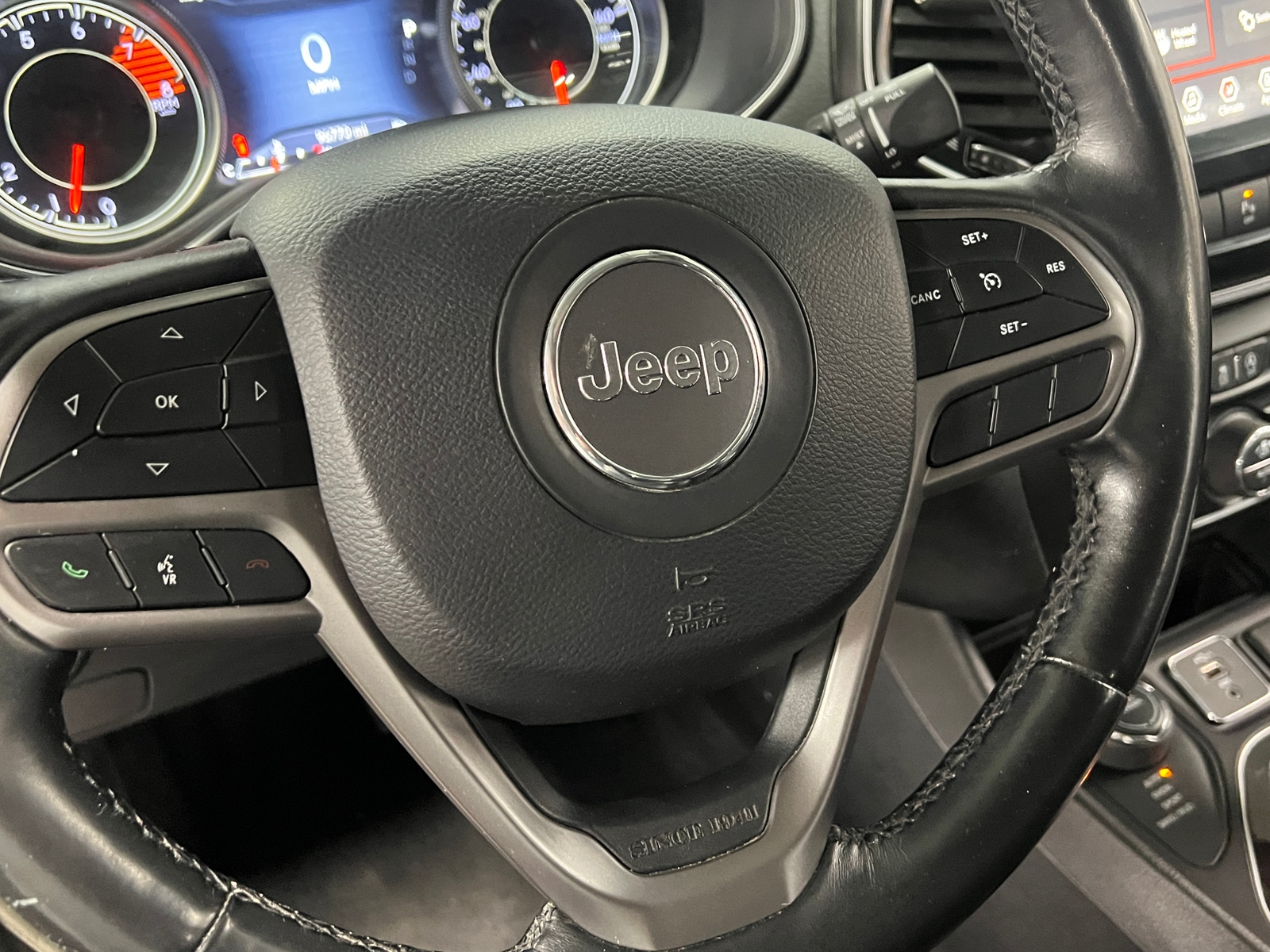 Thumbnail: 2019 Jeep Cherokee - 4