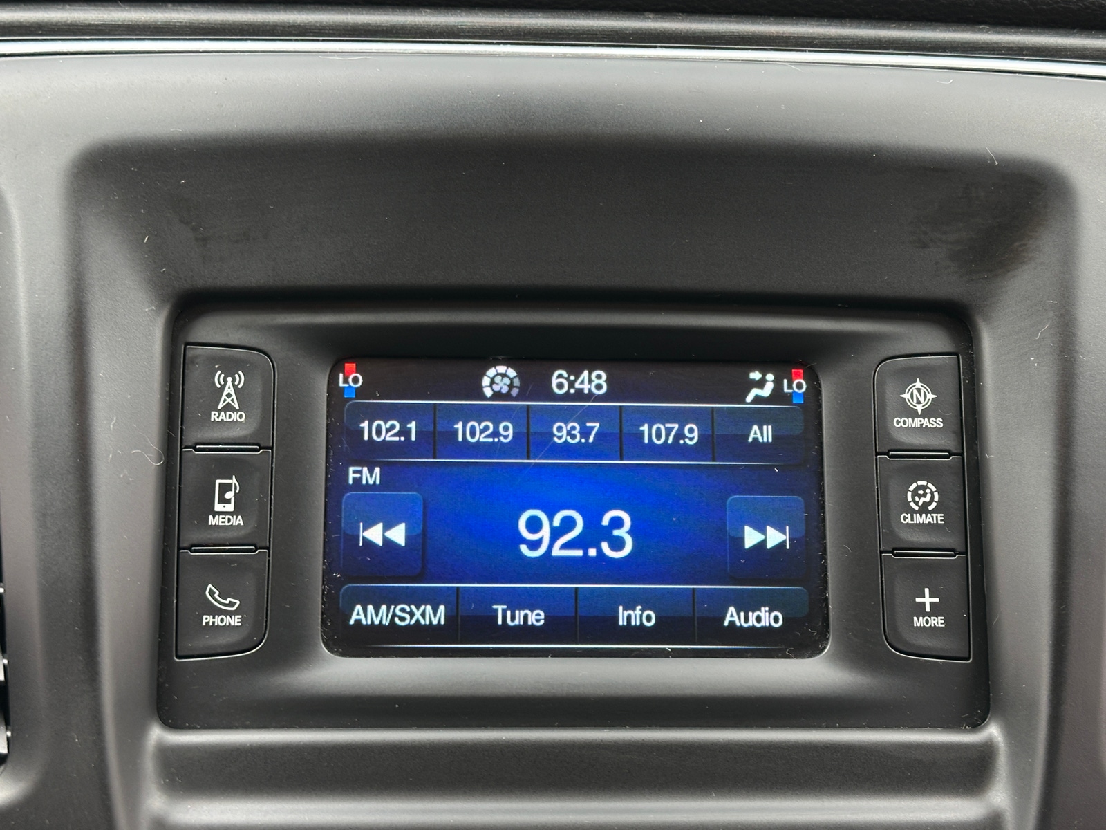 Thumbnail: 2015 Chrysler 200 - 4