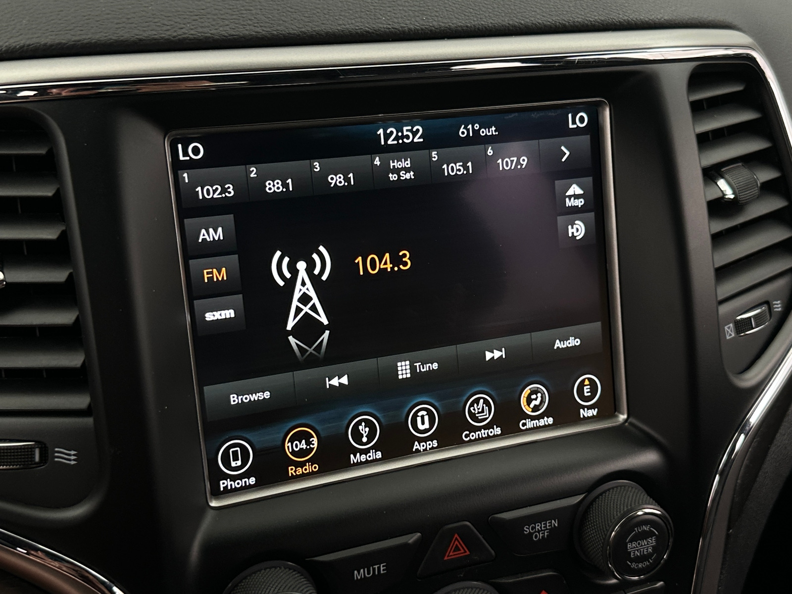 Thumbnail: 2018 Jeep Grand Cherokee - 4