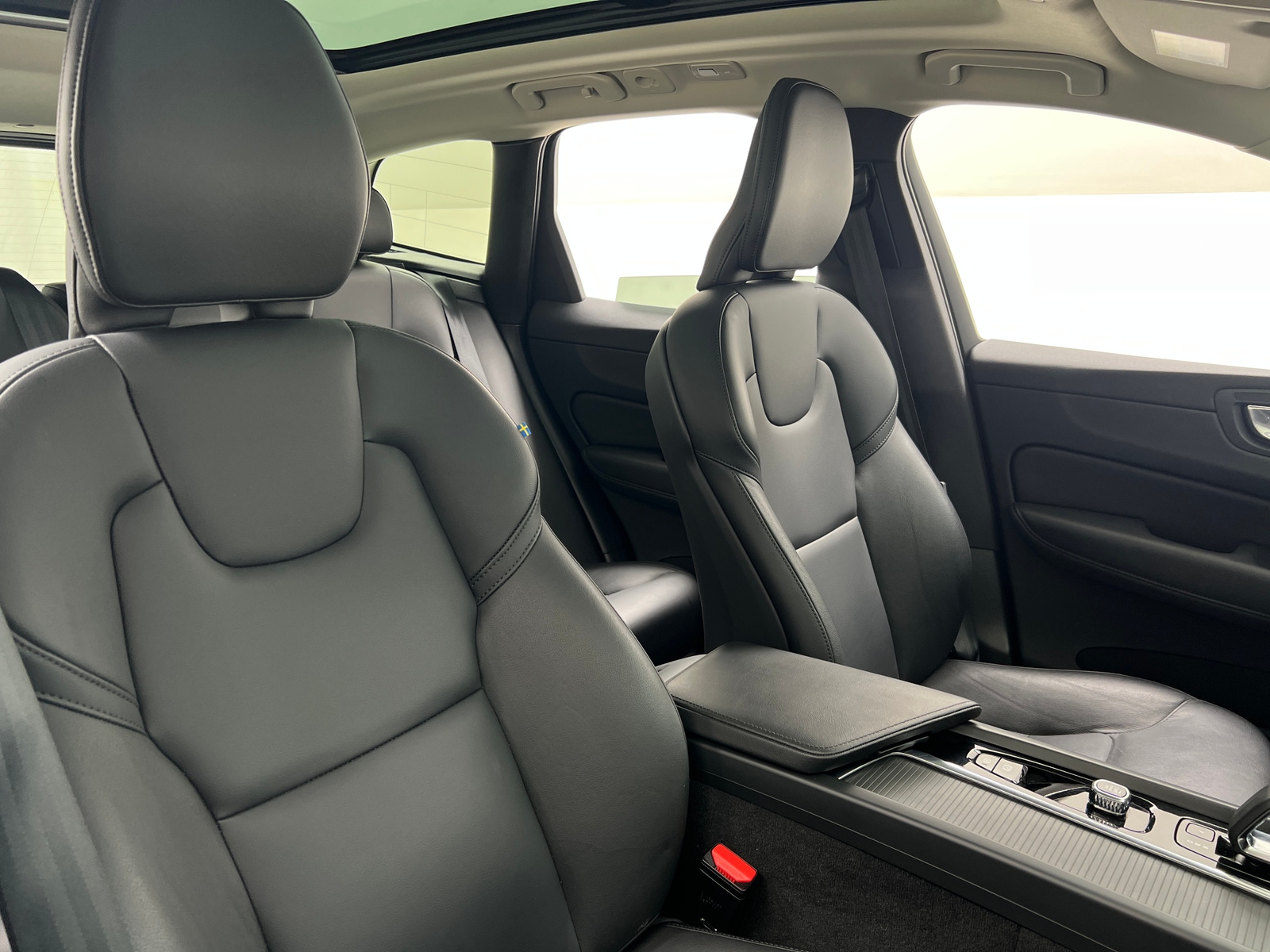 Thumbnail: 2025 Volvo XC60 - 2