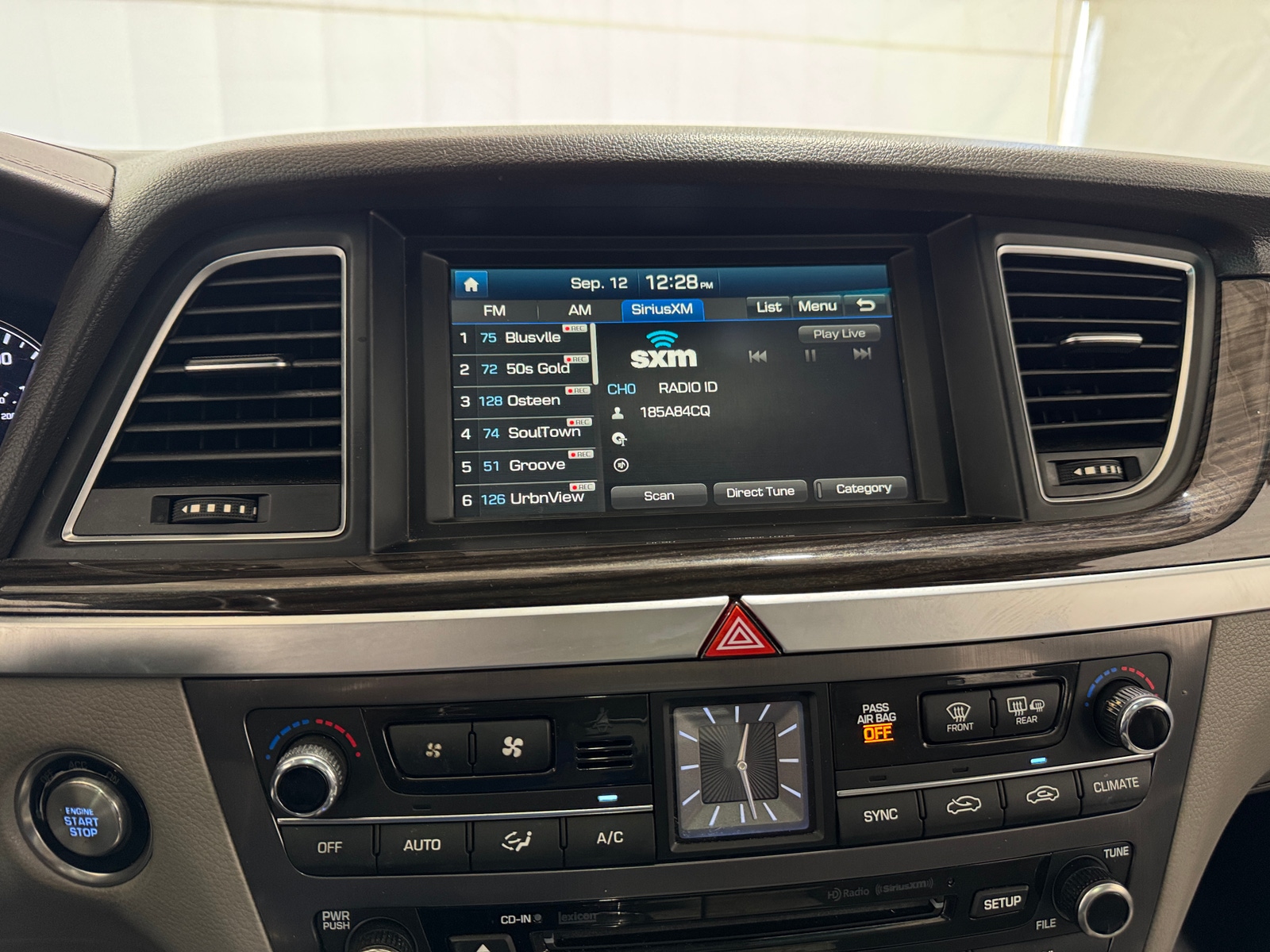 Thumbnail: 2016 Hyundai Genesis - 3