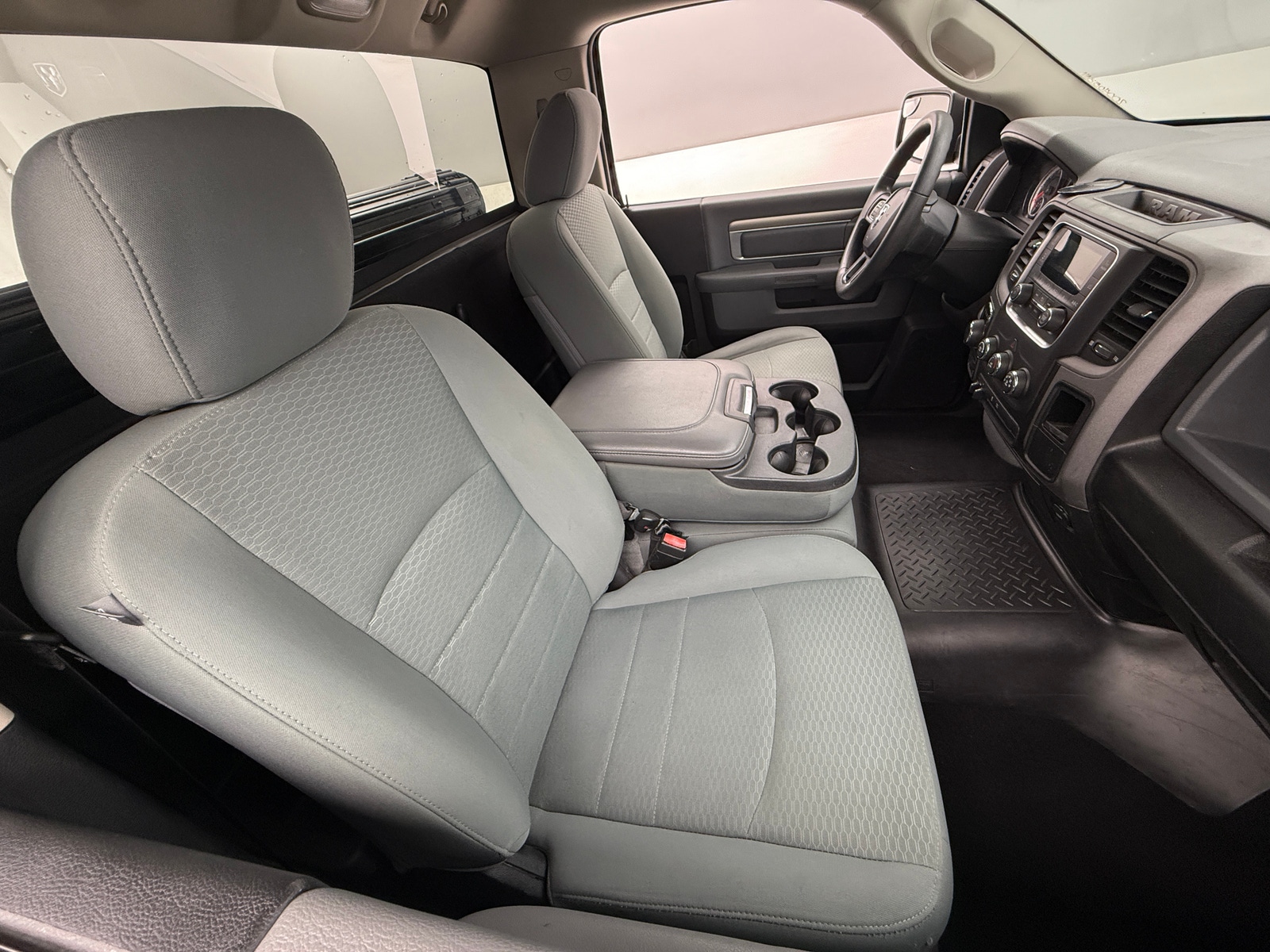Thumbnail: 2019 RAM 1500 Classic - 2