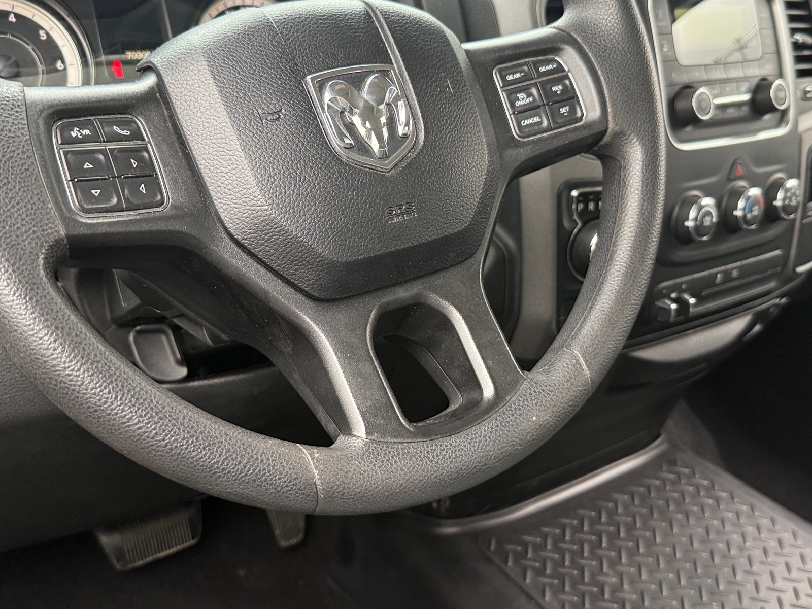 Thumbnail: 2019 RAM 1500 Classic - 5