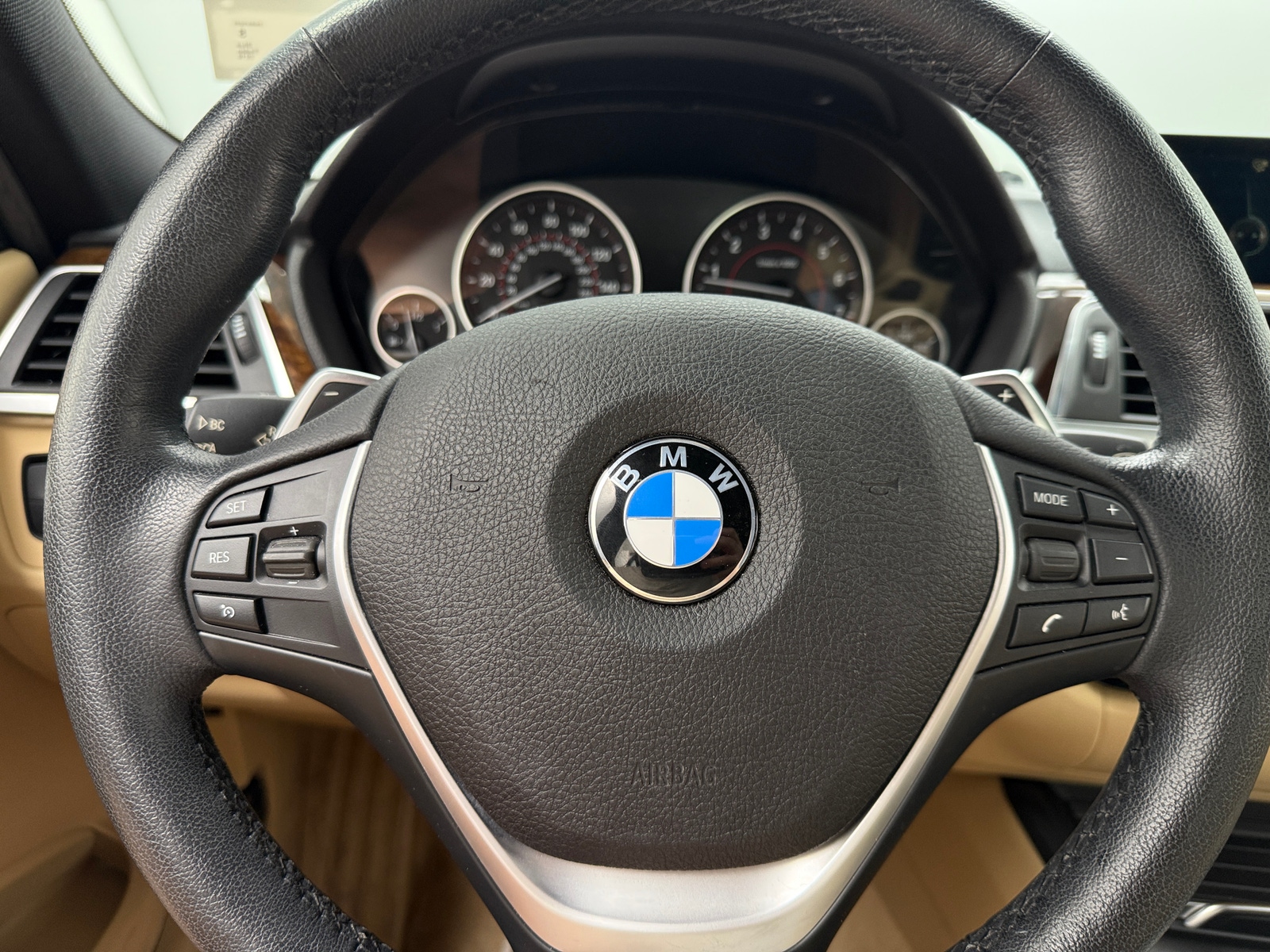 Thumbnail: 2016 BMW 3 Series - 4