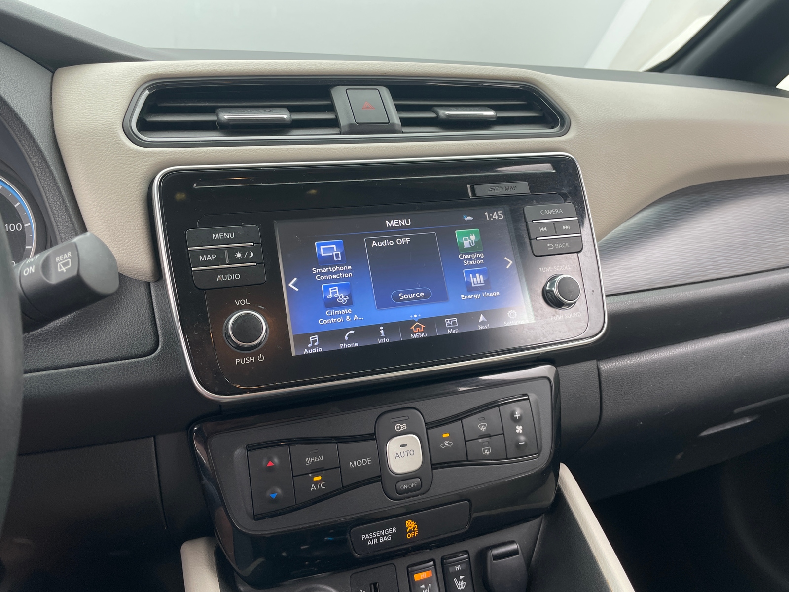 Thumbnail: 2018 Nissan Leaf - 3