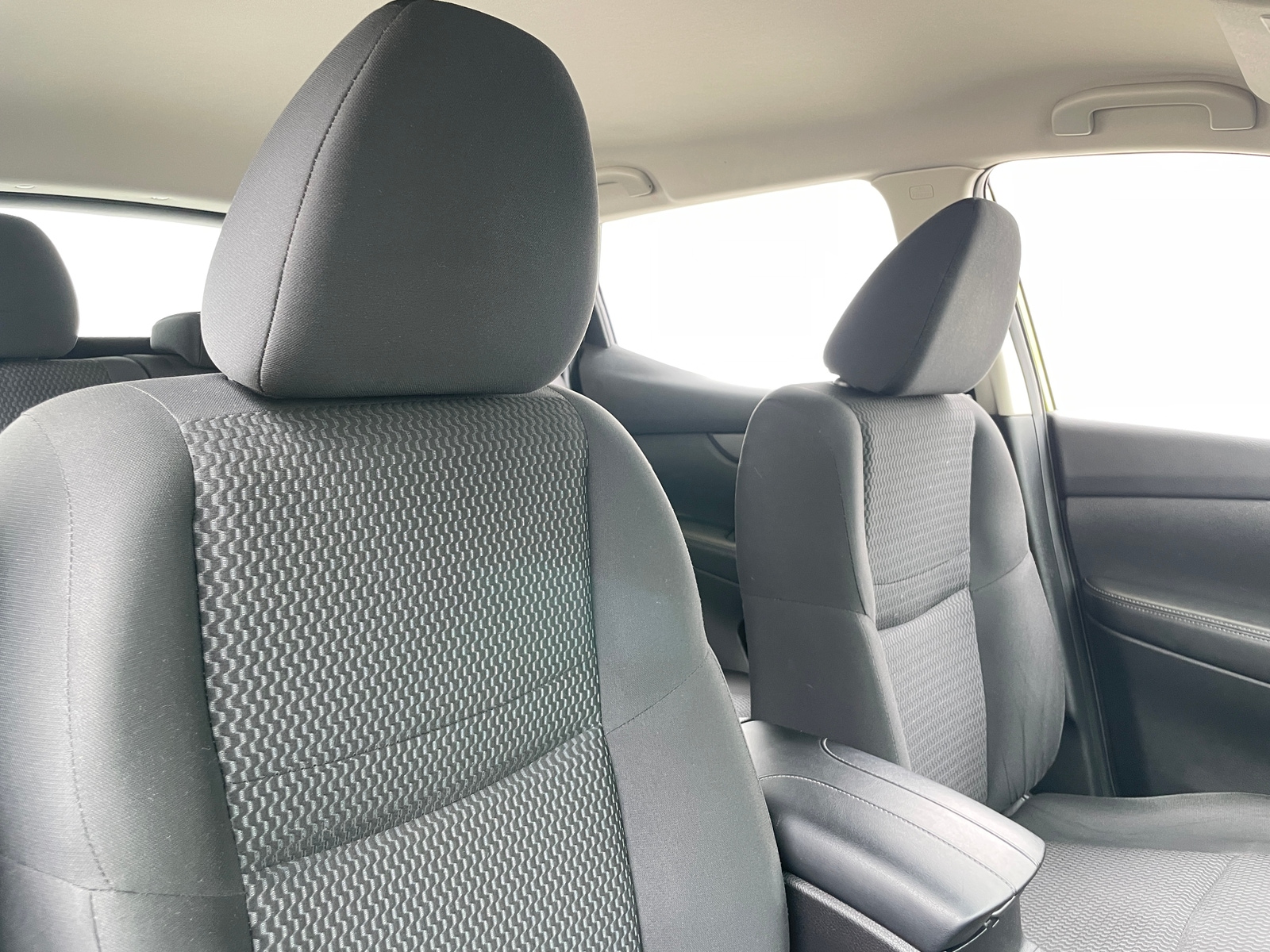 Thumbnail: 2021 Nissan Rogue Sport - 2