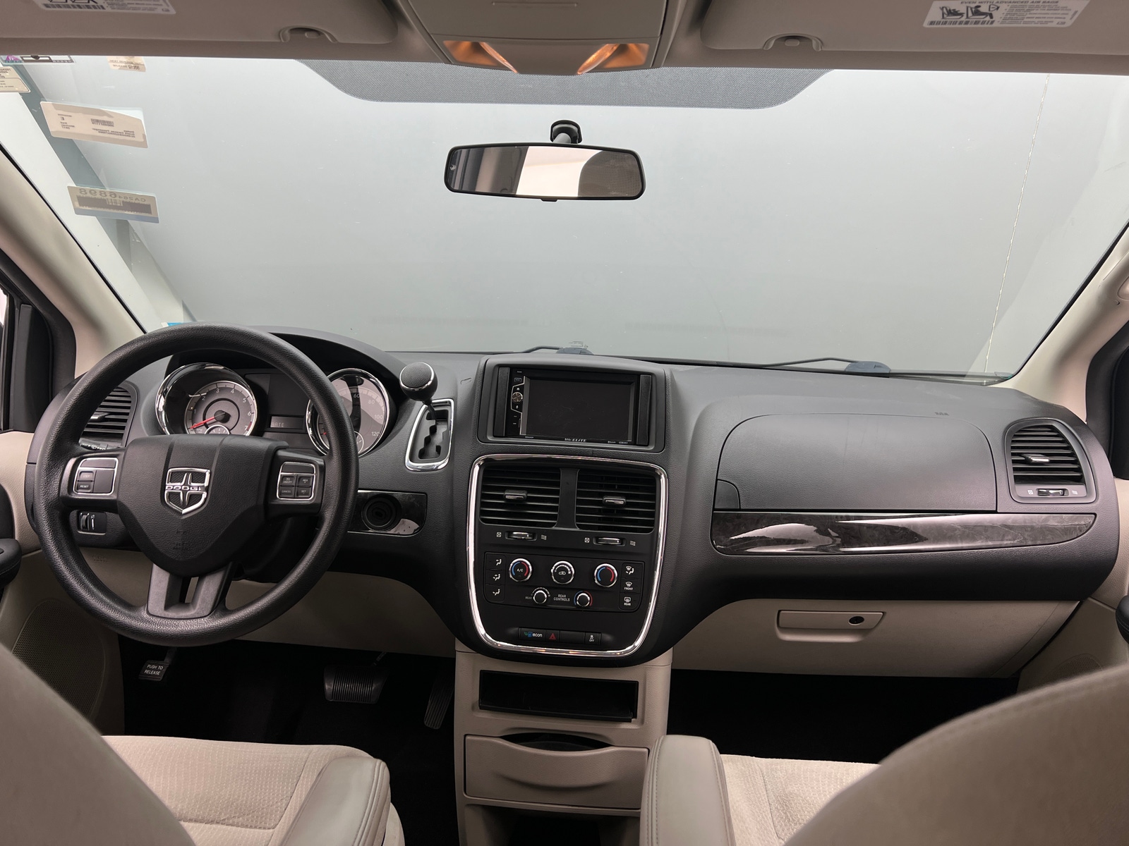Thumbnail: 2017 Dodge Grand Caravan - 3