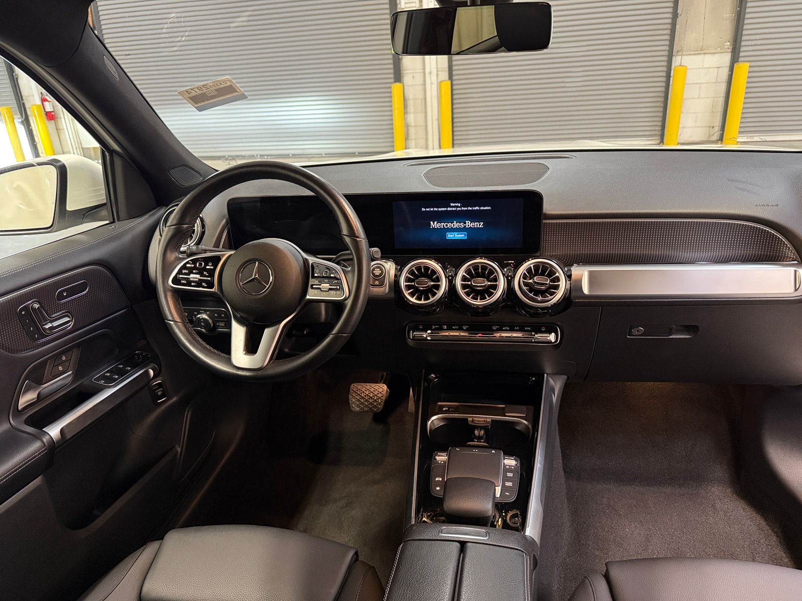 Thumbnail: 2022 Mercedes-Benz GLB - 2