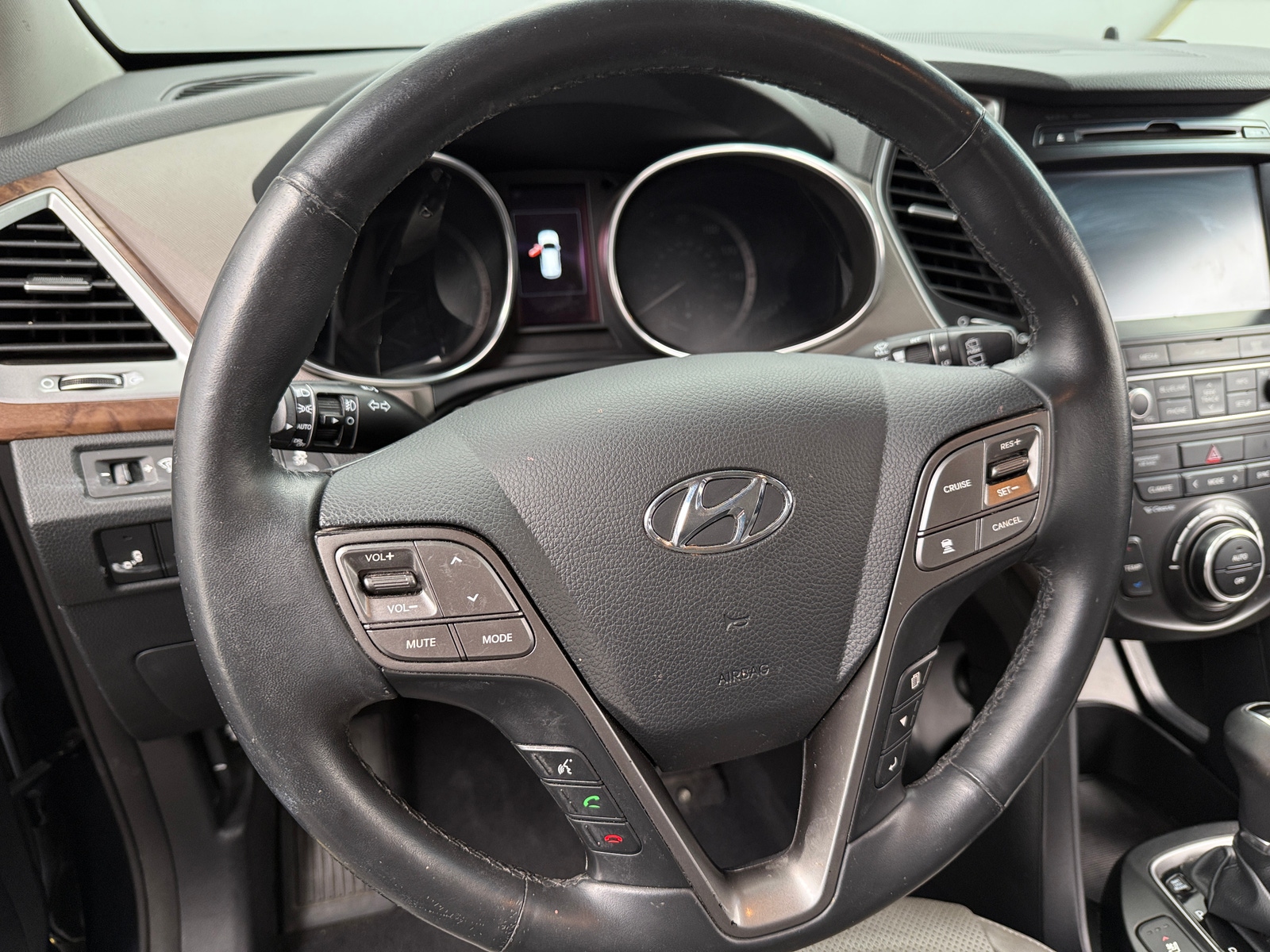Thumbnail: 2017 Hyundai Santa Fe - 4