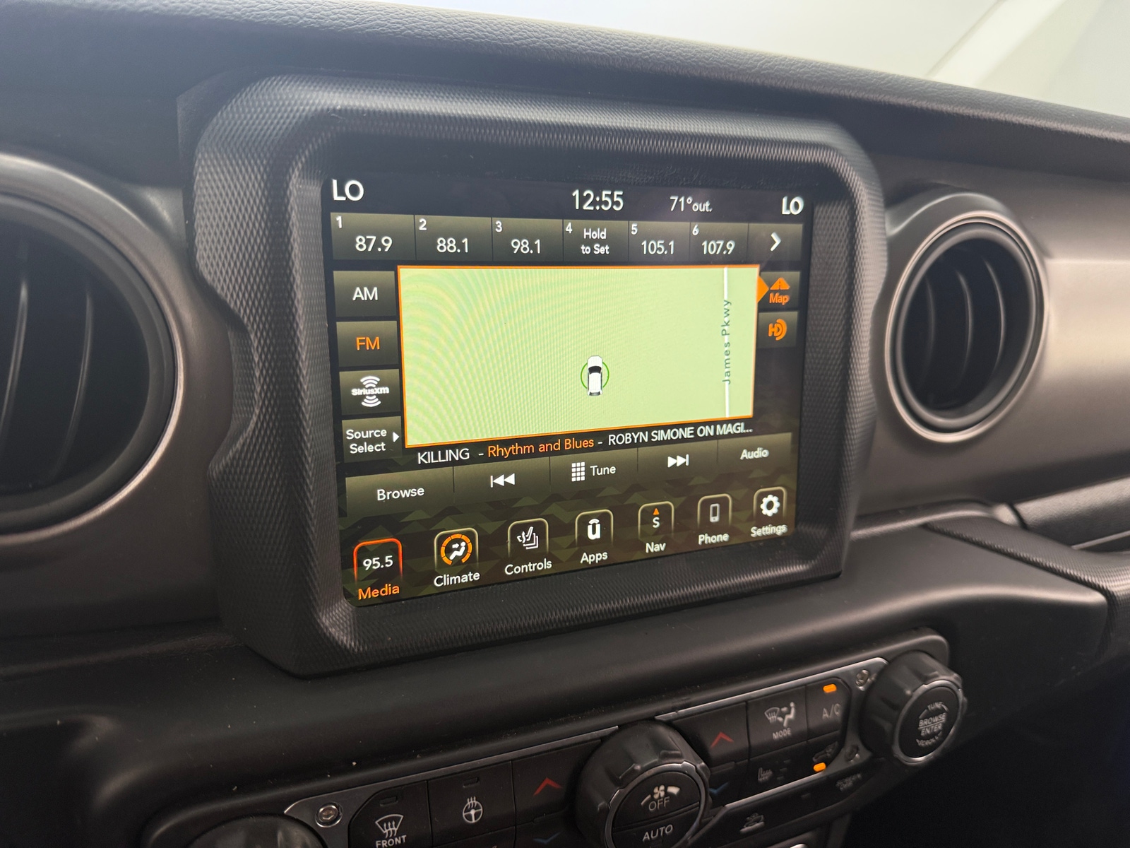 Thumbnail: 2022 Jeep Gladiator - 4