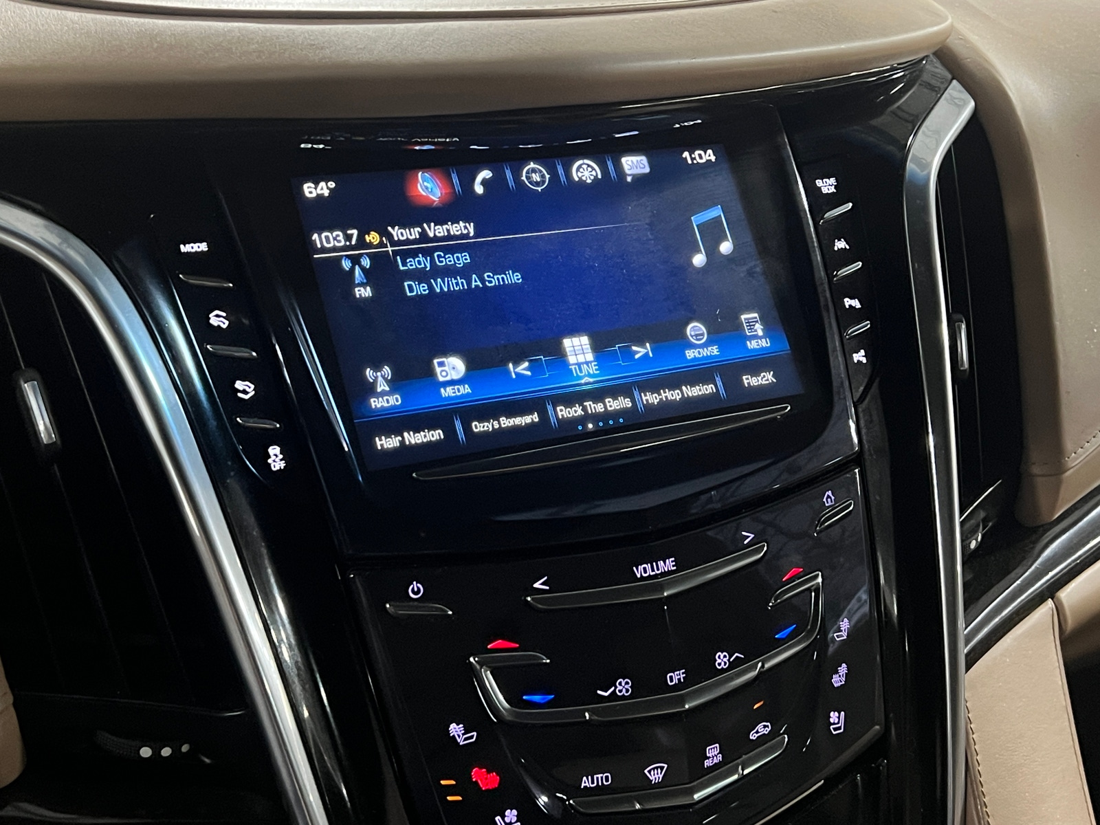 Thumbnail: 2019 Cadillac Escalade - 3
